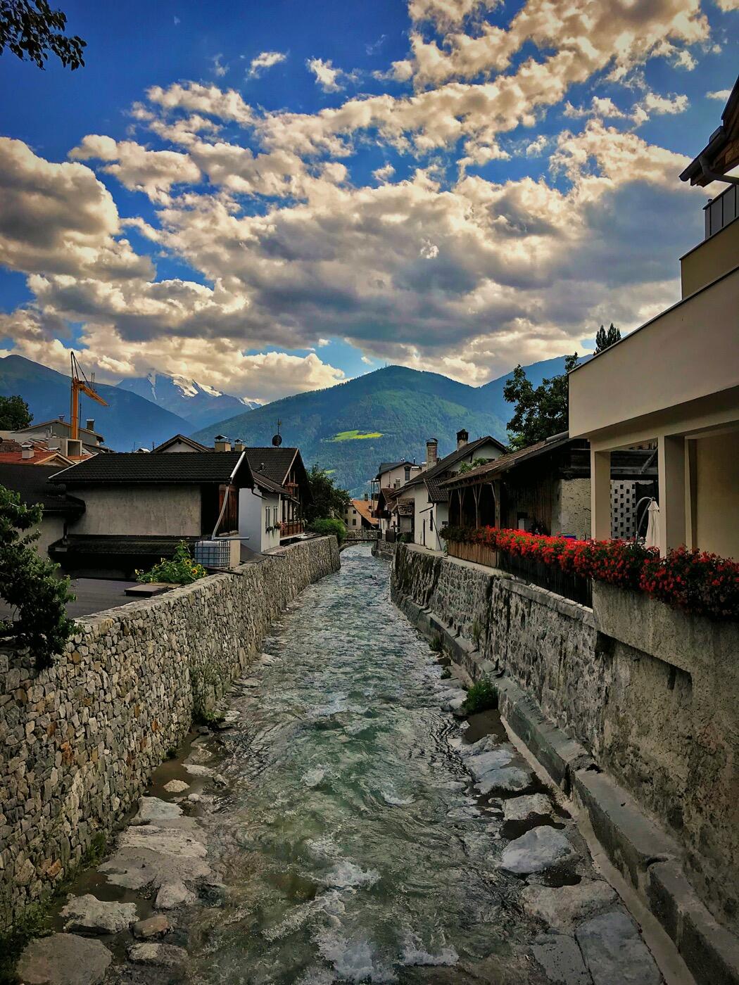 Bild ohne Beschreibung Bild ohne Beschreibung