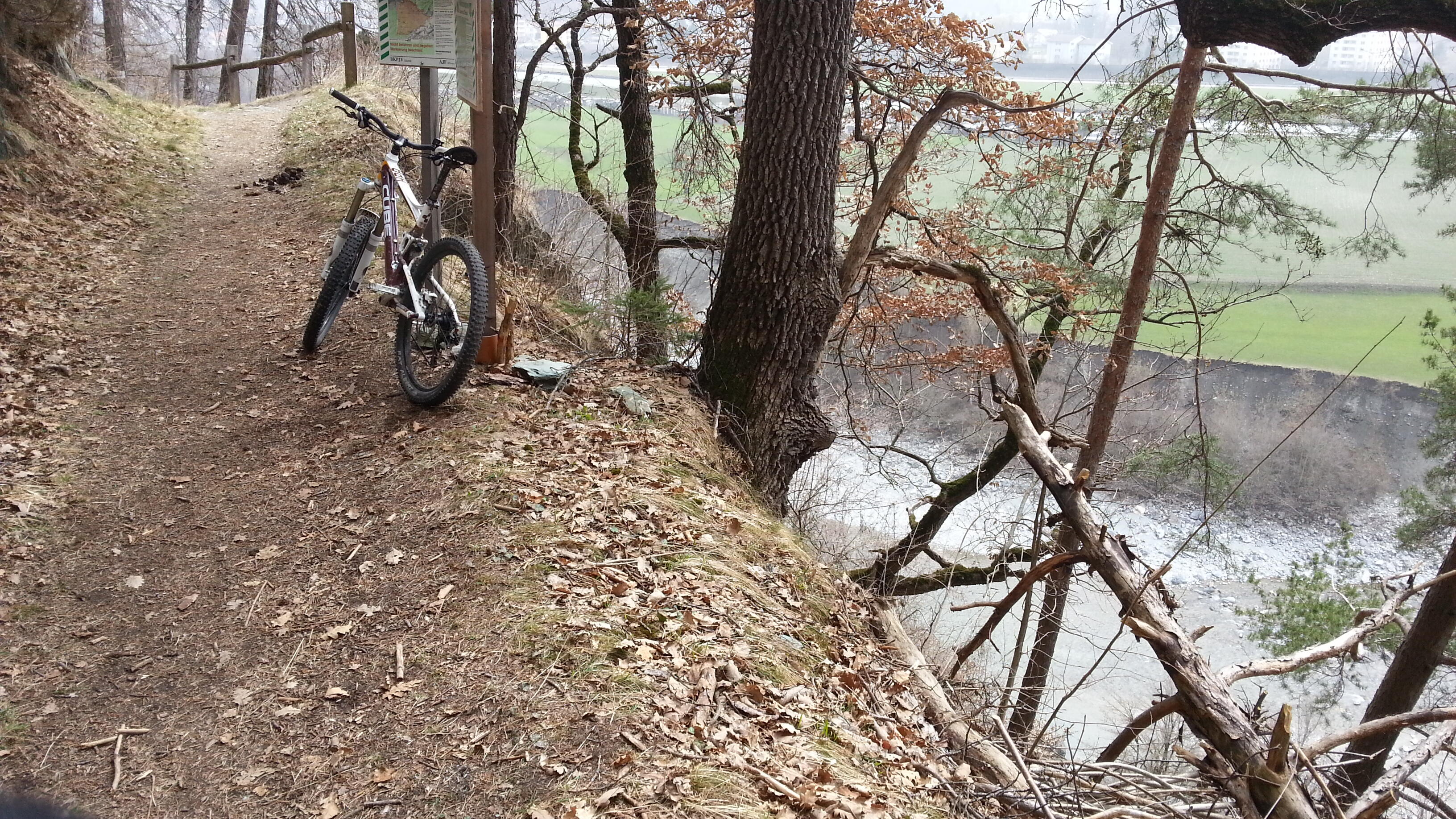 Bild ohne Beschreibung Bild ohne Beschreibung