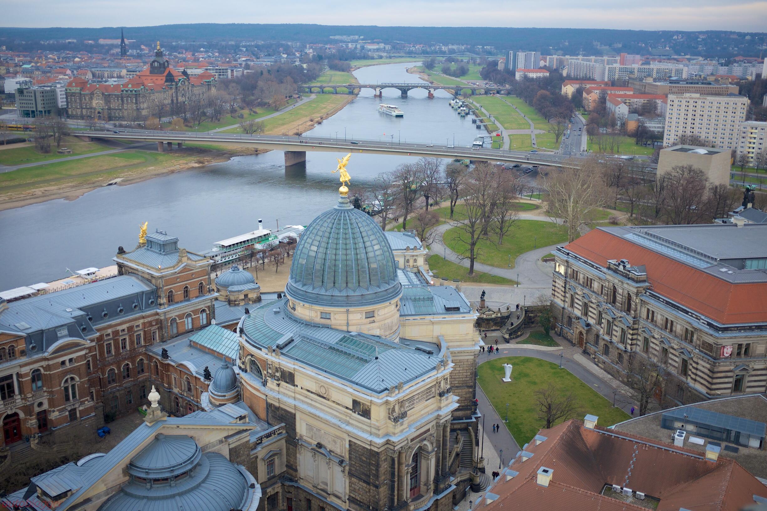 Bild ohne Beschreibung Bild ohne Beschreibung