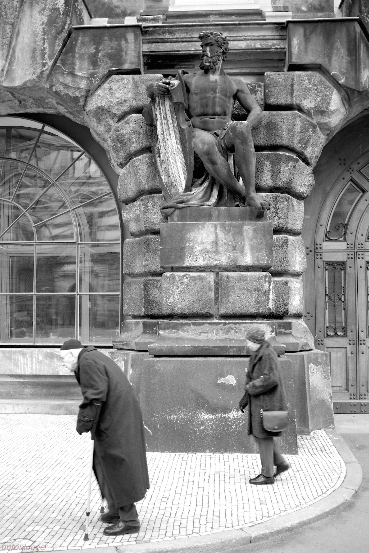 Bild ohne Beschreibung Bild ohne Beschreibung