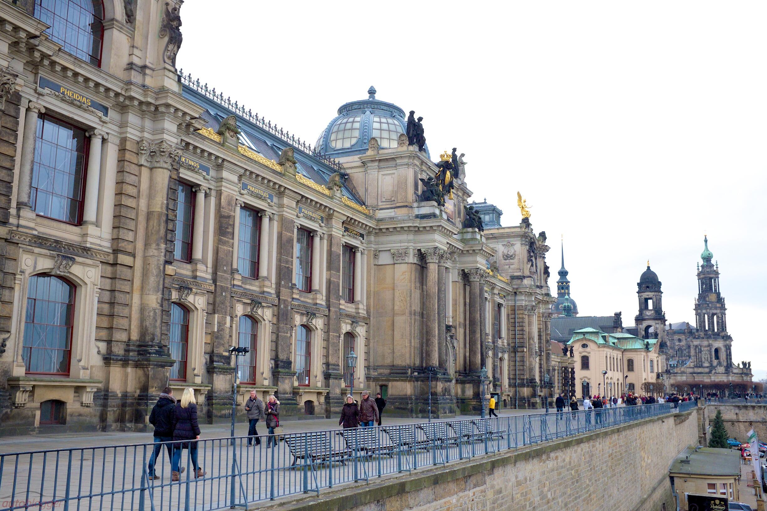 Bild ohne Beschreibung Bild ohne Beschreibung