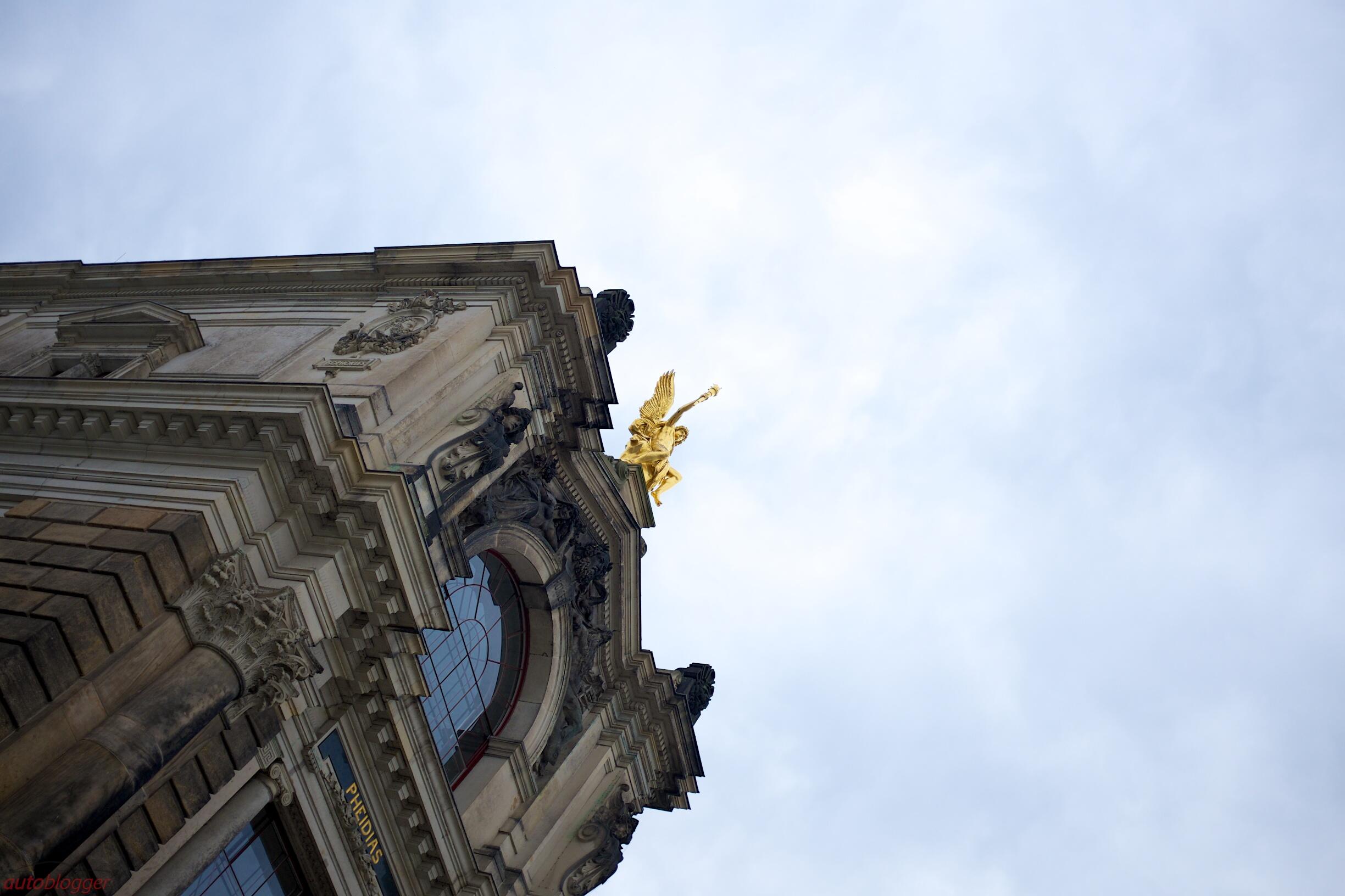 Bild ohne Beschreibung Bild ohne Beschreibung