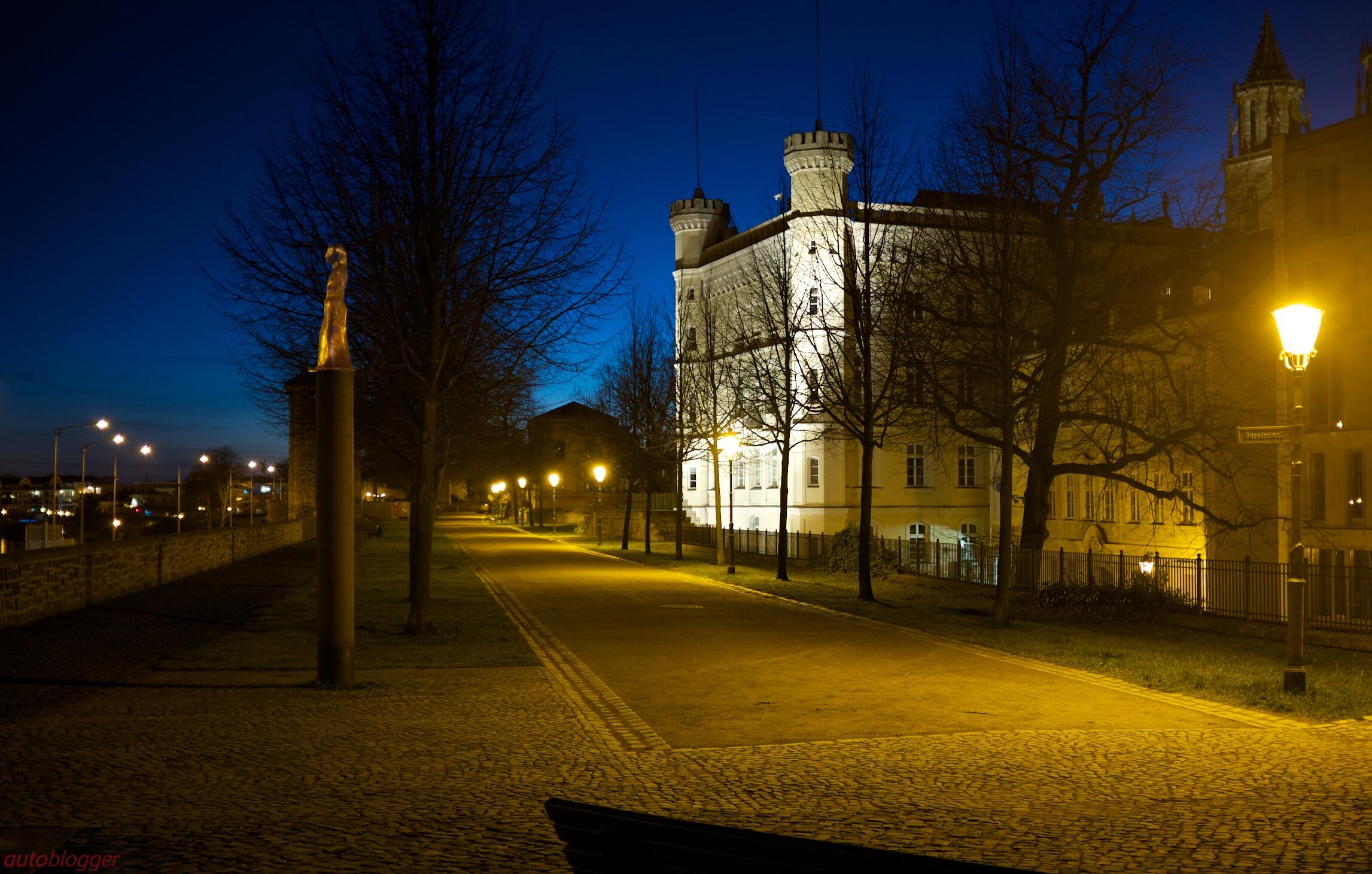 Bild ohne Beschreibung Bild ohne Beschreibung