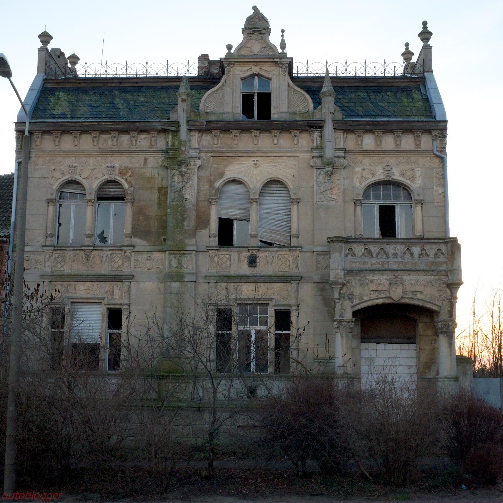 Bild ohne Beschreibung Bild ohne Beschreibung