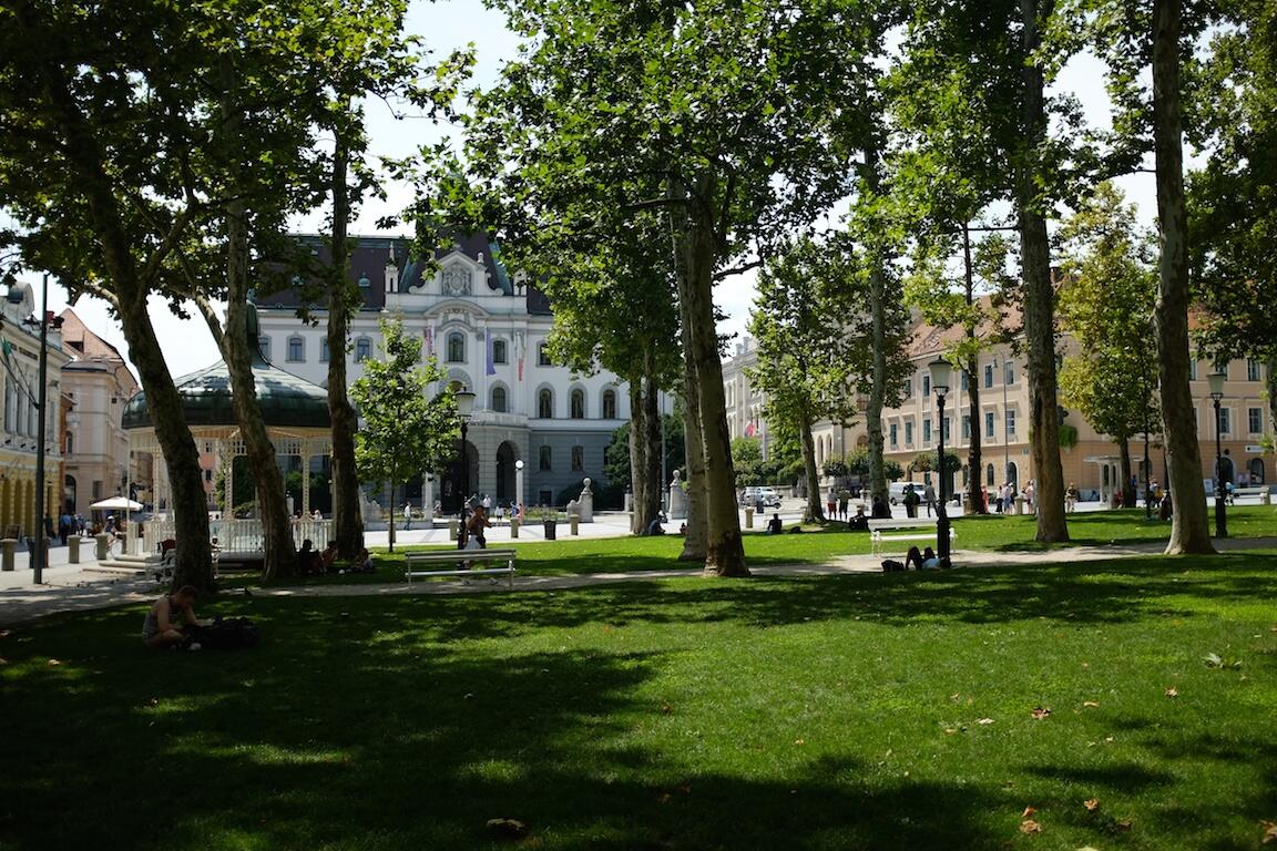 Bild ohne Beschreibung Bild ohne Beschreibung