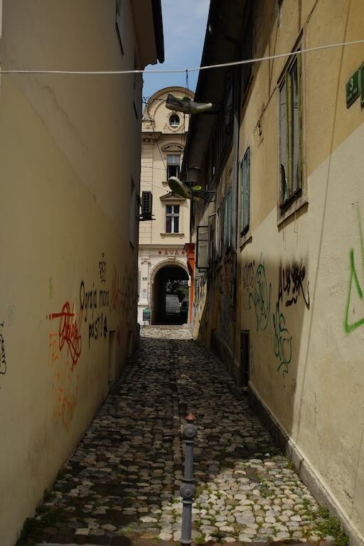 Bild ohne Beschreibung Bild ohne Beschreibung