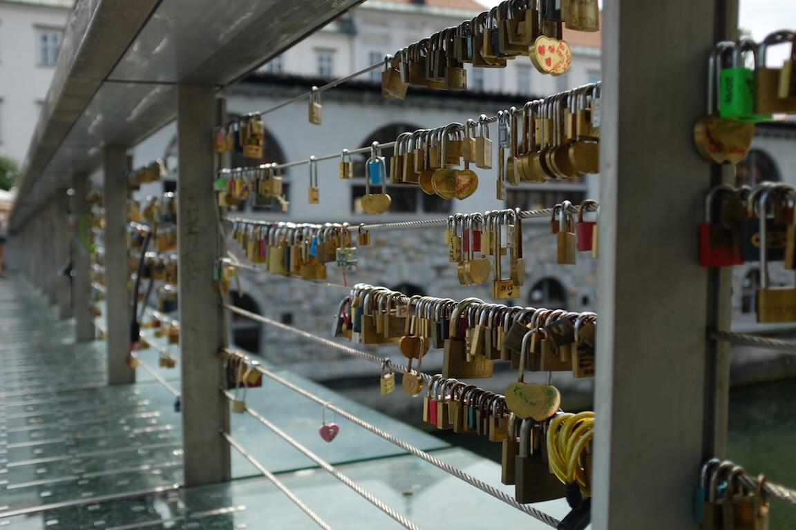 Bild ohne Beschreibung Bild ohne Beschreibung