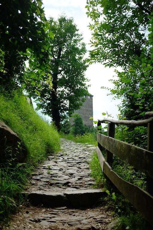 Bild ohne Beschreibung Bild ohne Beschreibung