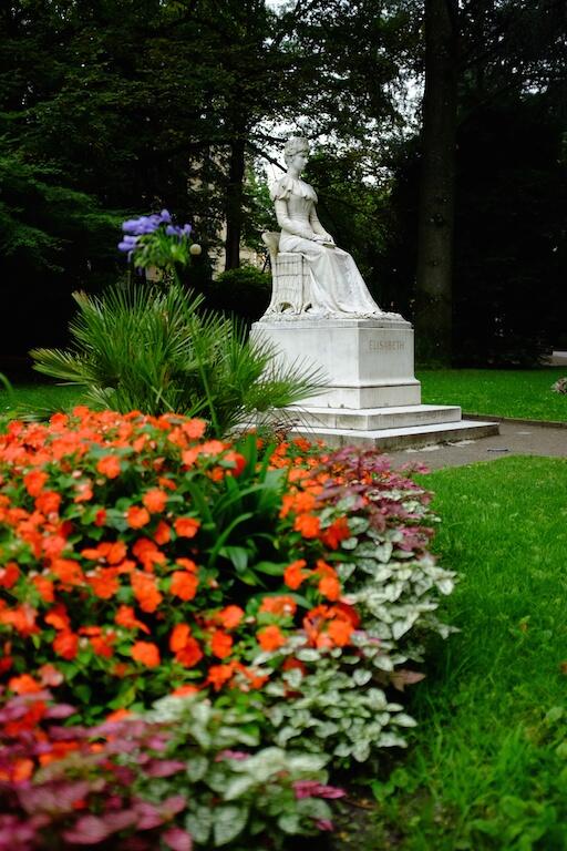 Bild ohne Beschreibung Bild ohne Beschreibung