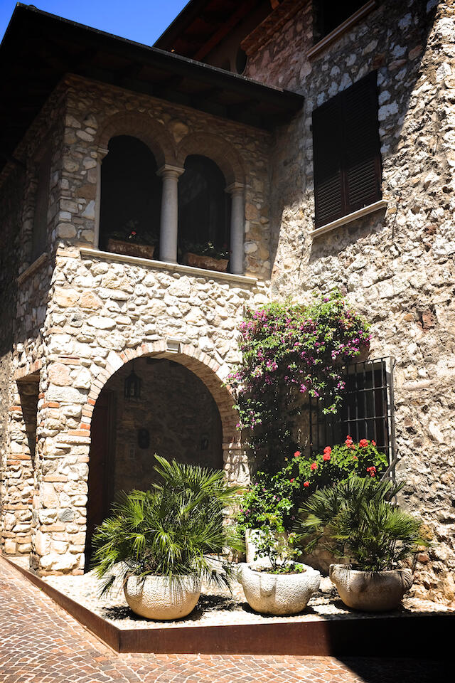 Bild ohne Beschreibung Bild ohne Beschreibung