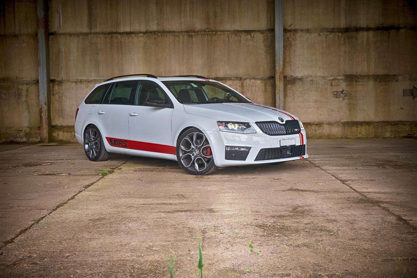 Bild ohne Beschreibung Bild ohne Beschreibung