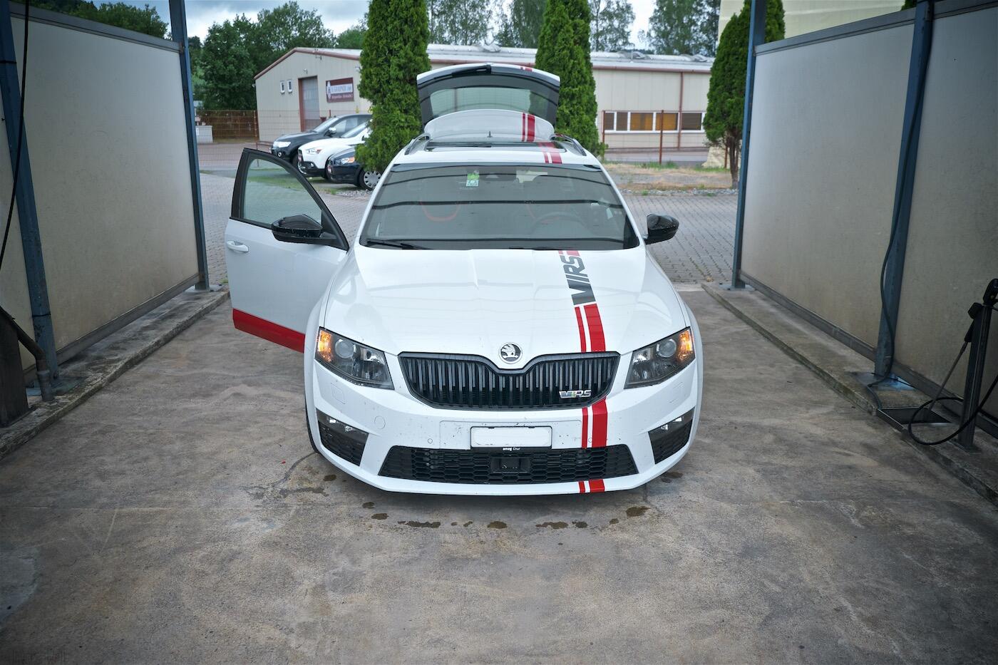 Bild ohne Beschreibung Bild ohne Beschreibung