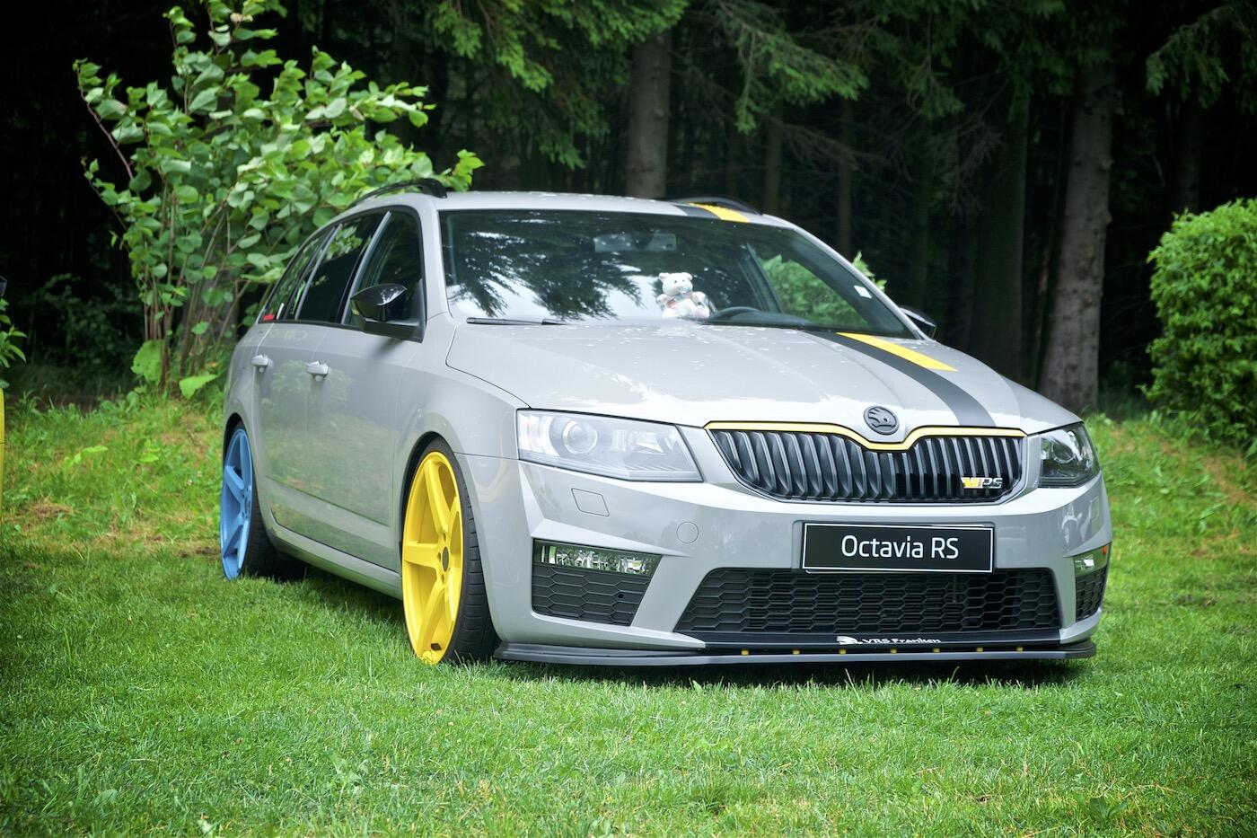 Bild ohne Beschreibung Bild ohne Beschreibung