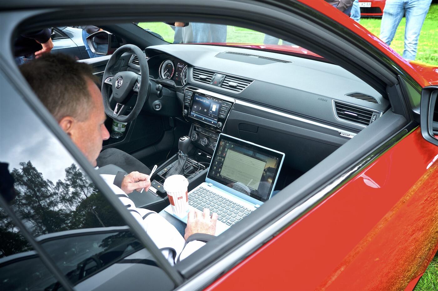 Bild ohne Beschreibung Bild ohne Beschreibung