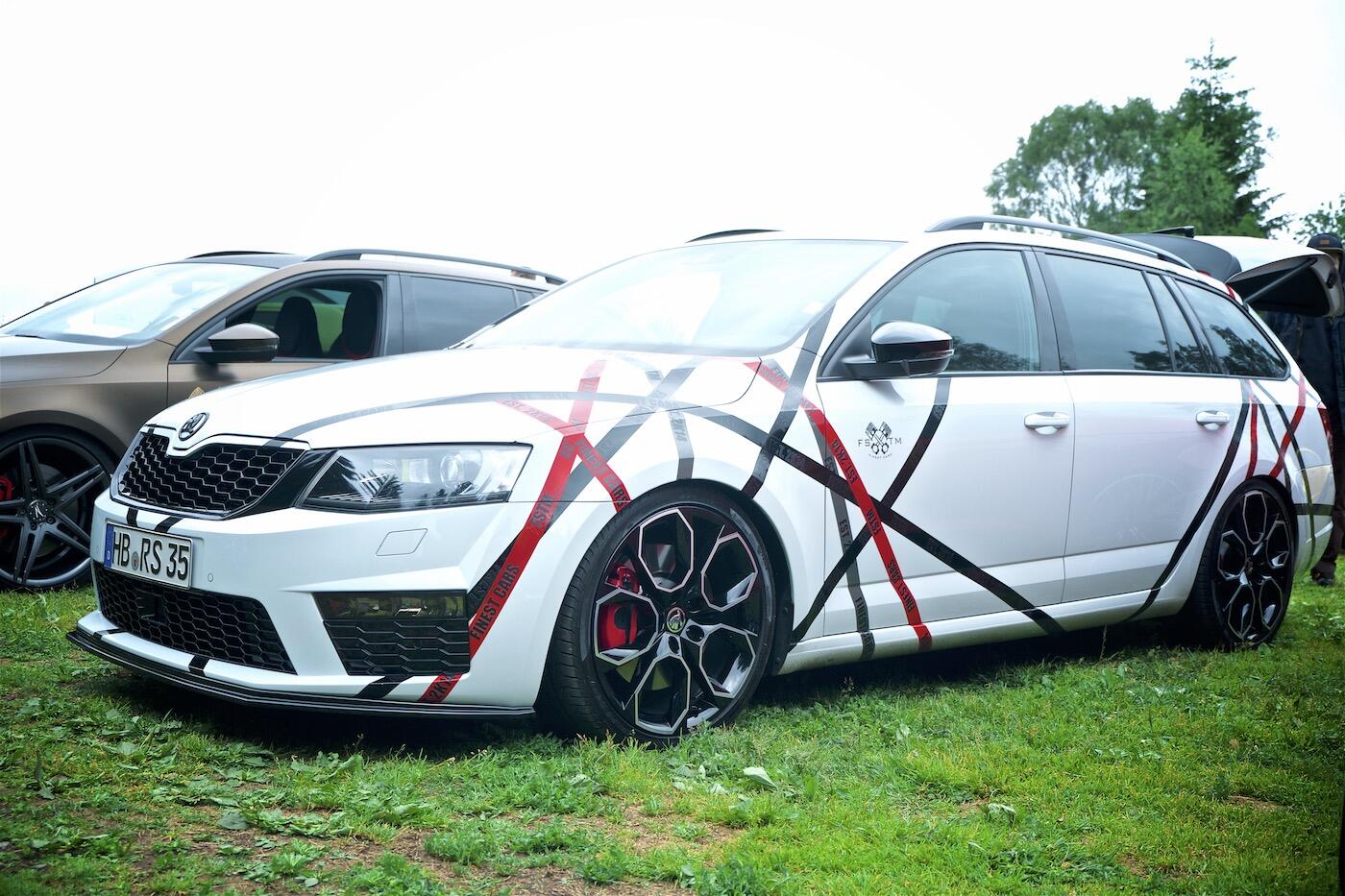 Bild ohne Beschreibung Bild ohne Beschreibung