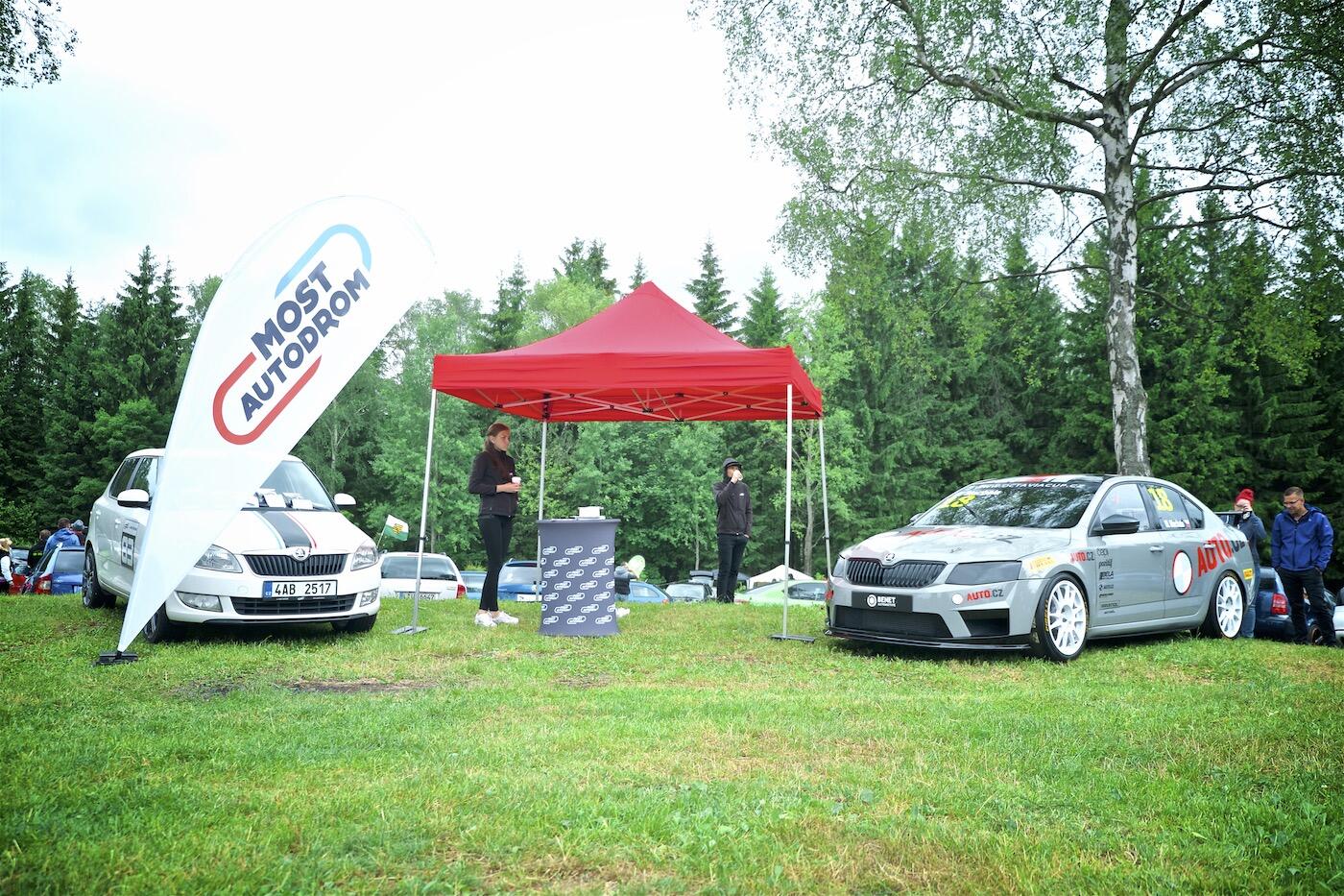 Bild ohne Beschreibung Bild ohne Beschreibung