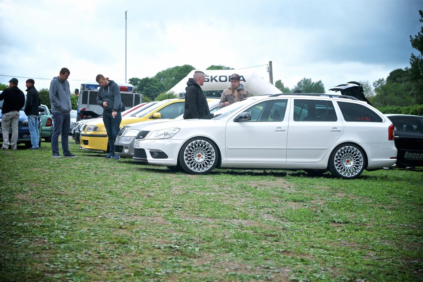 Bild ohne Beschreibung Bild ohne Beschreibung