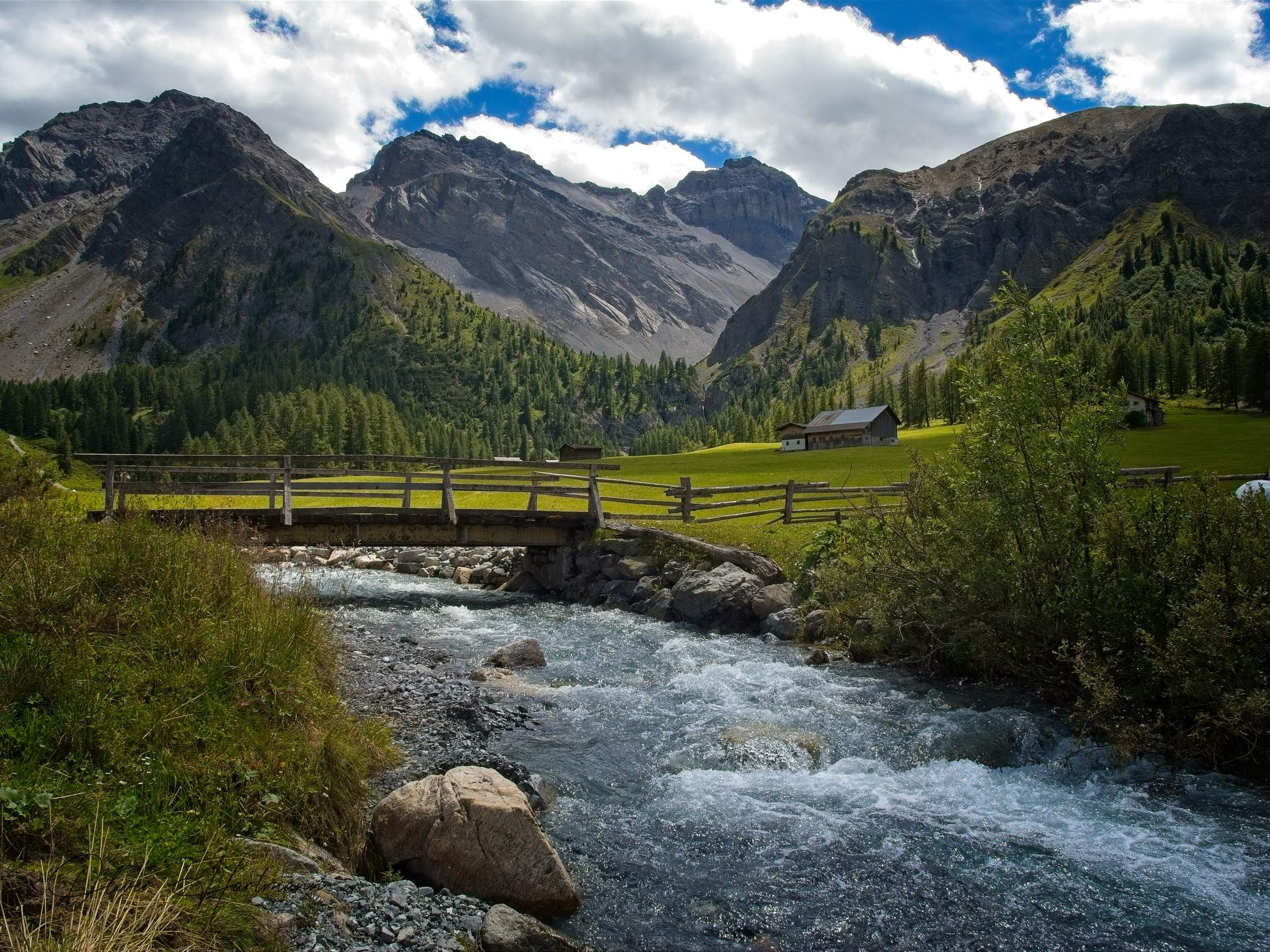 Bild ohne Beschreibung Bild ohne Beschreibung