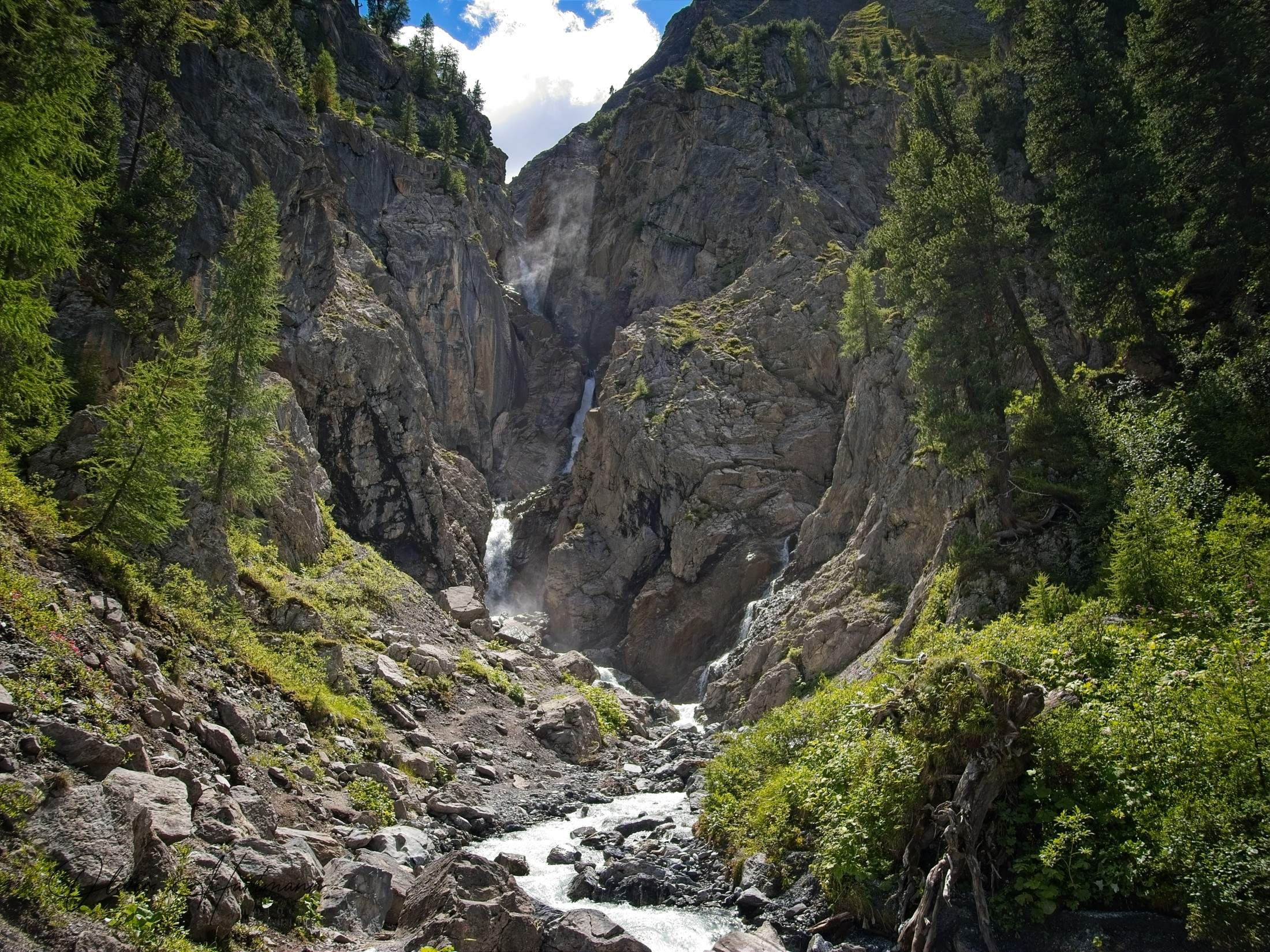 Bild ohne Beschreibung Bild ohne Beschreibung