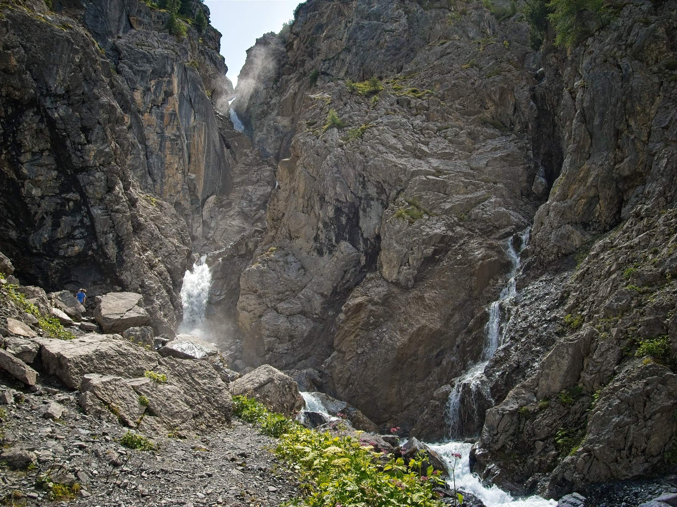 Bild ohne Beschreibung Bild ohne Beschreibung