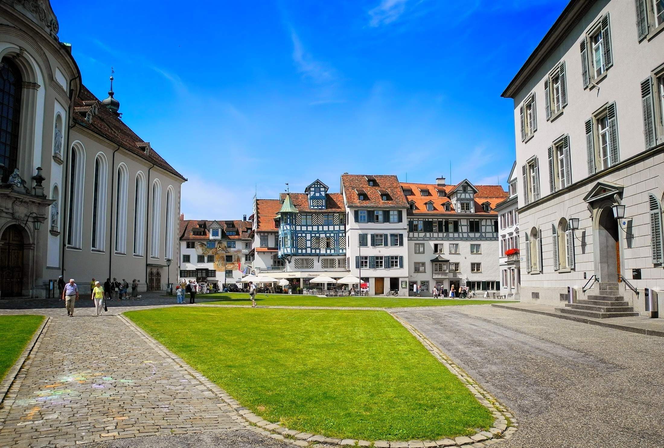 Bild ohne Beschreibung Bild ohne Beschreibung