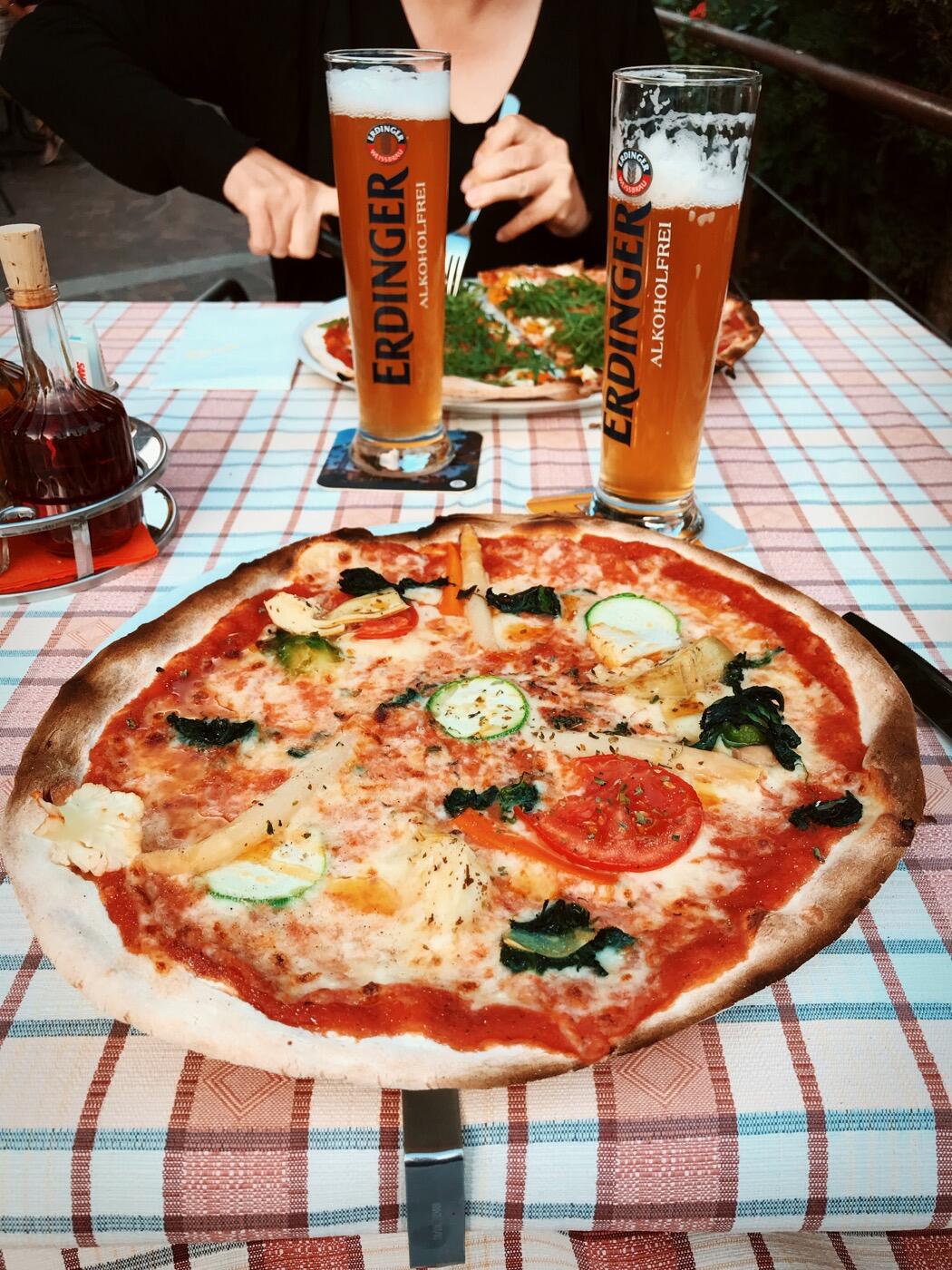 Bild ohne Beschreibung Bild ohne Beschreibung