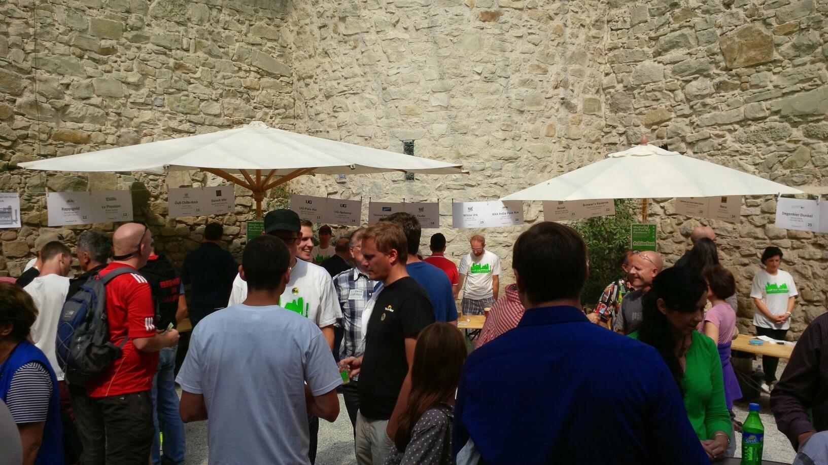 Bild ohne Beschreibung Bild ohne Beschreibung