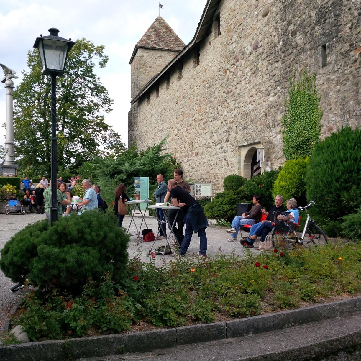 Bild ohne Beschreibung Bild ohne Beschreibung