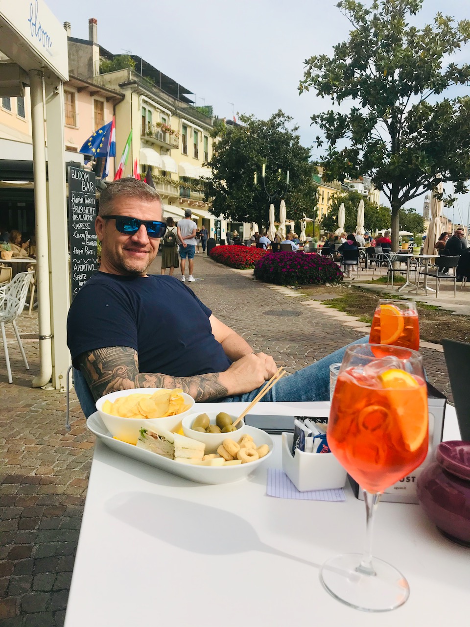 Bild ohne Beschreibung Bild ohne Beschreibung