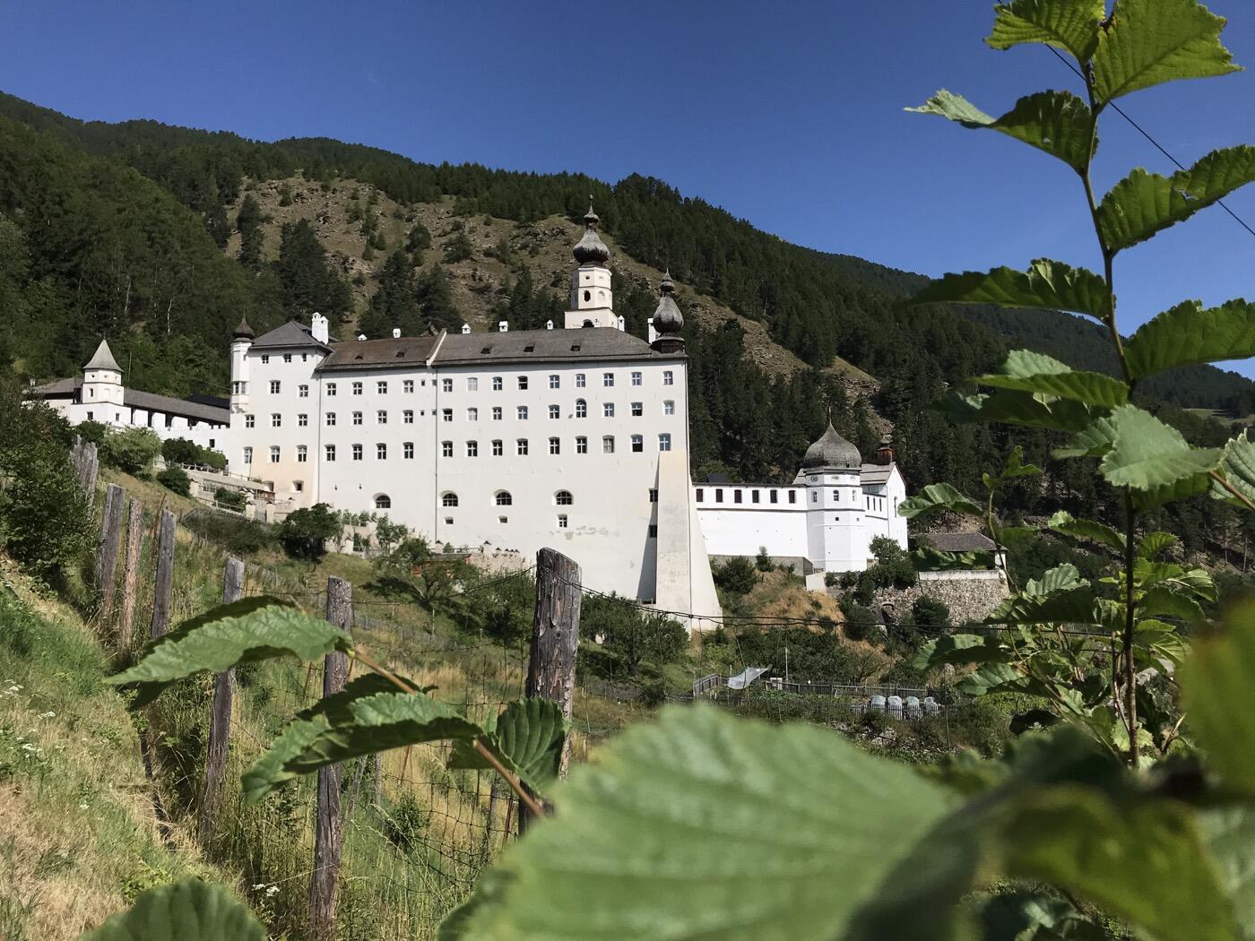 Bild ohne Beschreibung Bild ohne Beschreibung