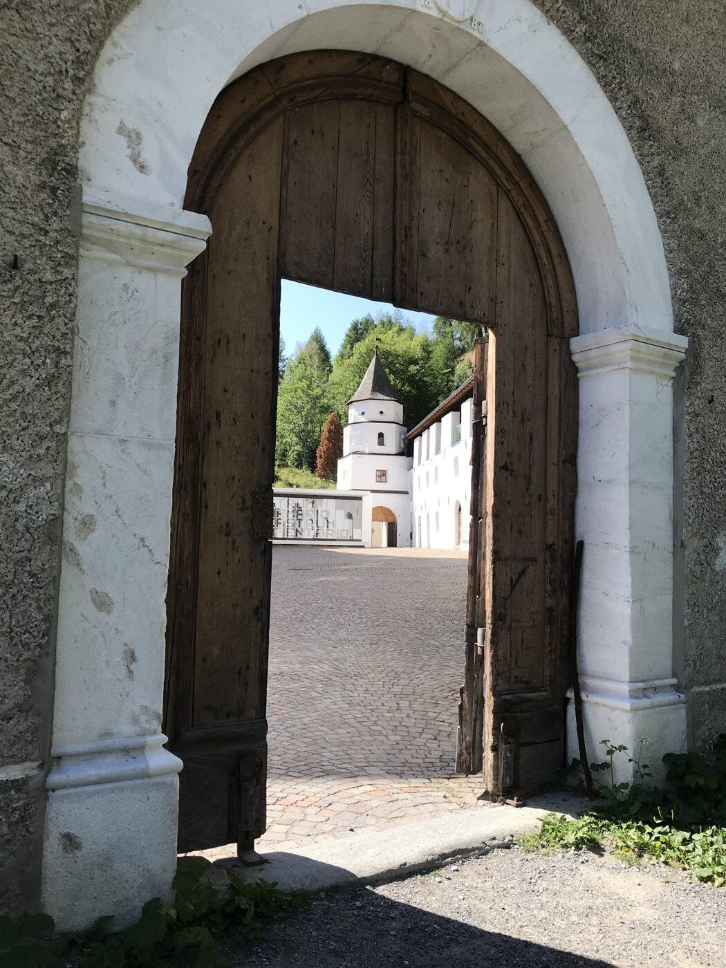 Bild ohne Beschreibung Bild ohne Beschreibung