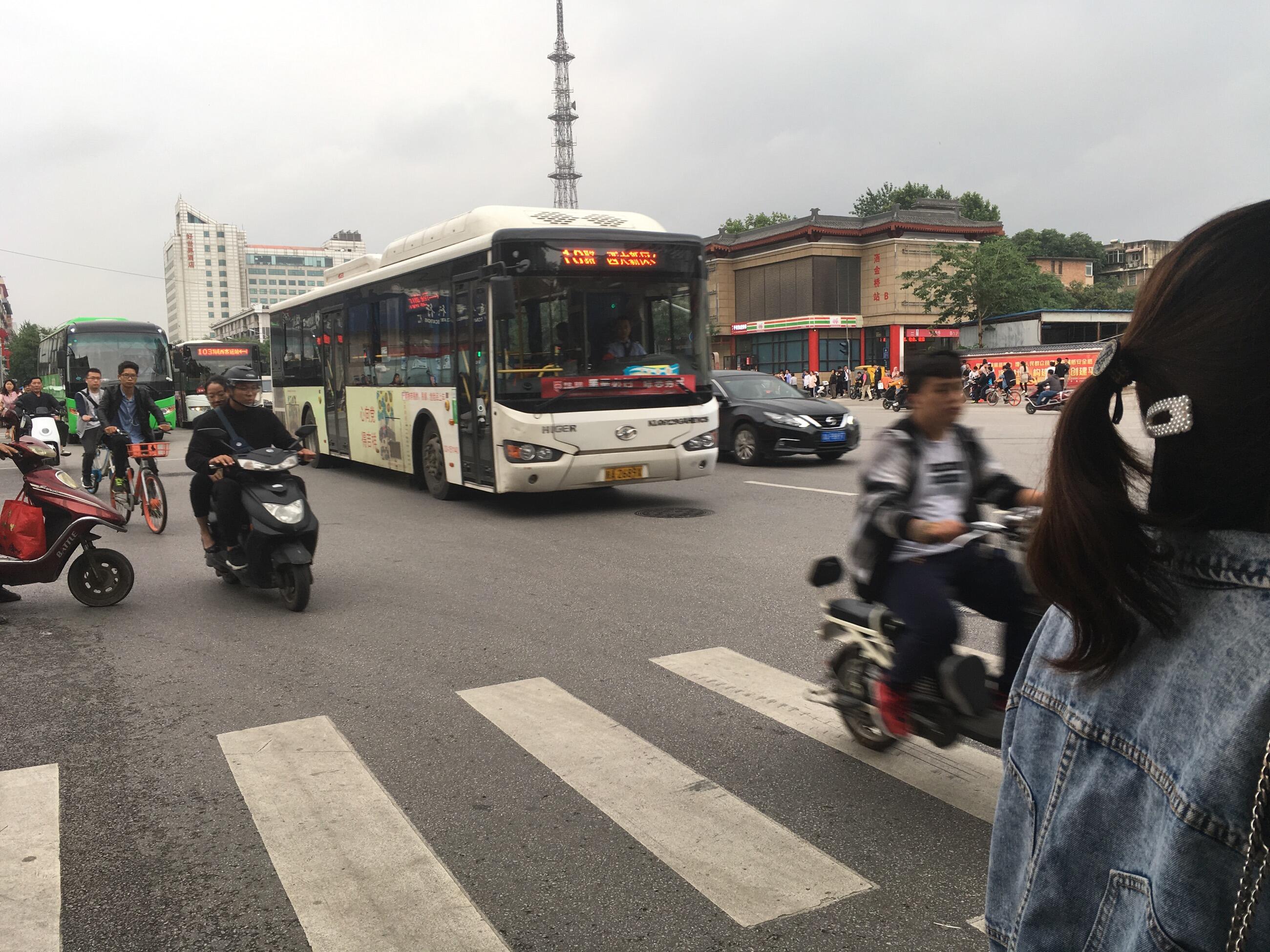 Bild ohne Beschreibung Bild ohne Beschreibung