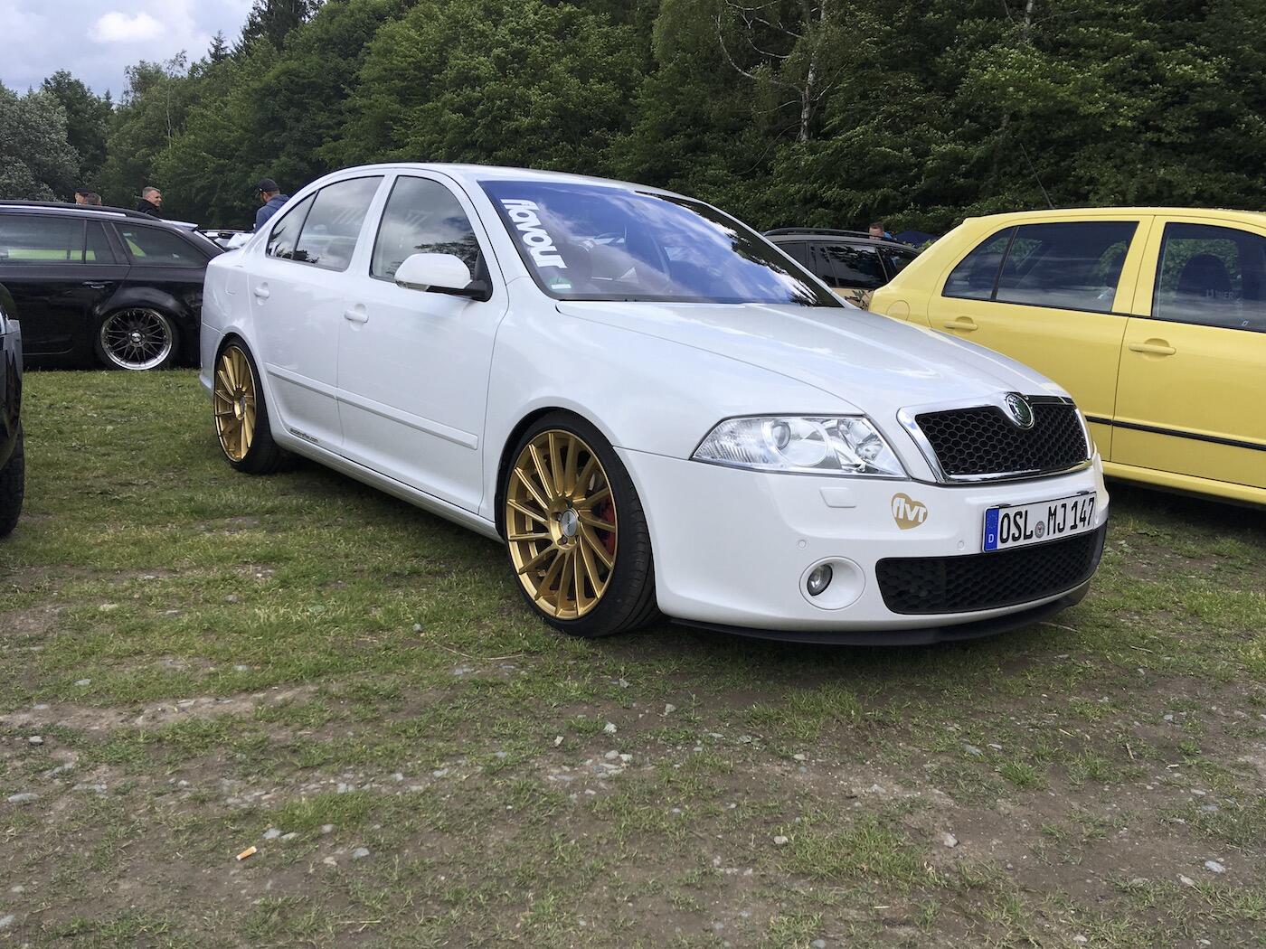 Bild ohne Beschreibung Bild ohne Beschreibung