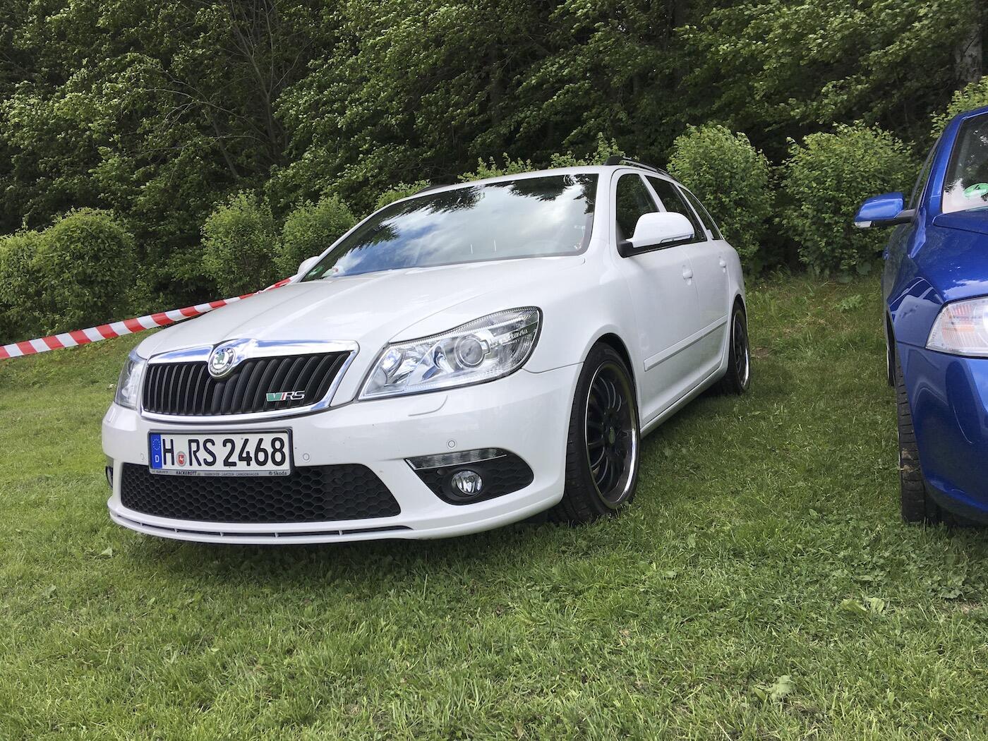 Bild ohne Beschreibung Bild ohne Beschreibung