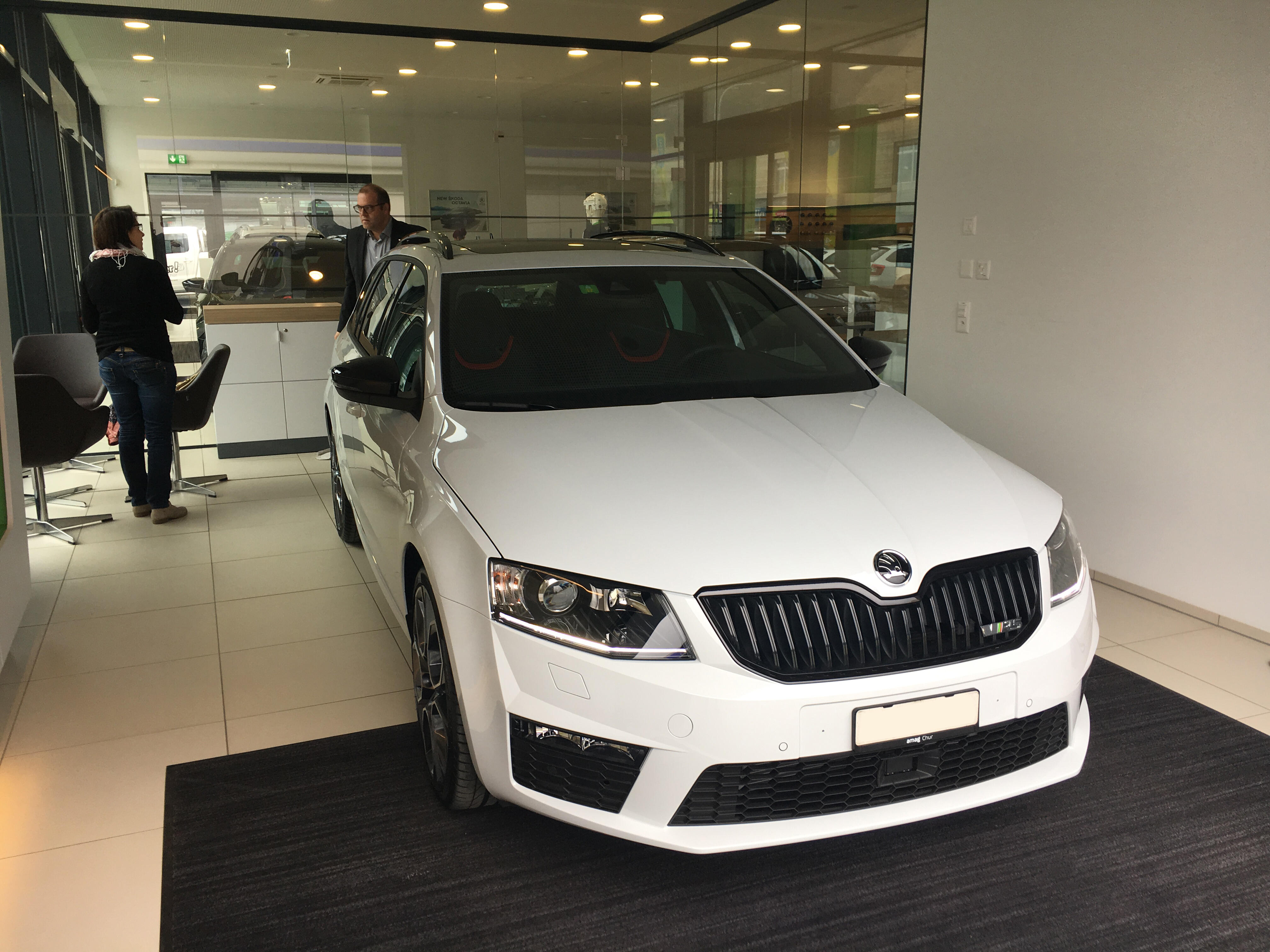 Bild ohne Beschreibung Bild ohne Beschreibung