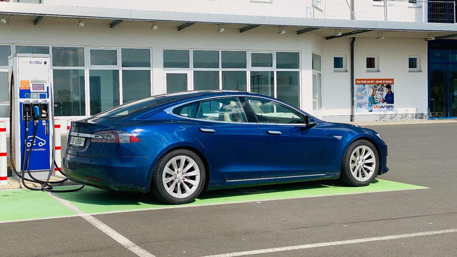 Bild ohne Beschreibung Bild ohne Beschreibung