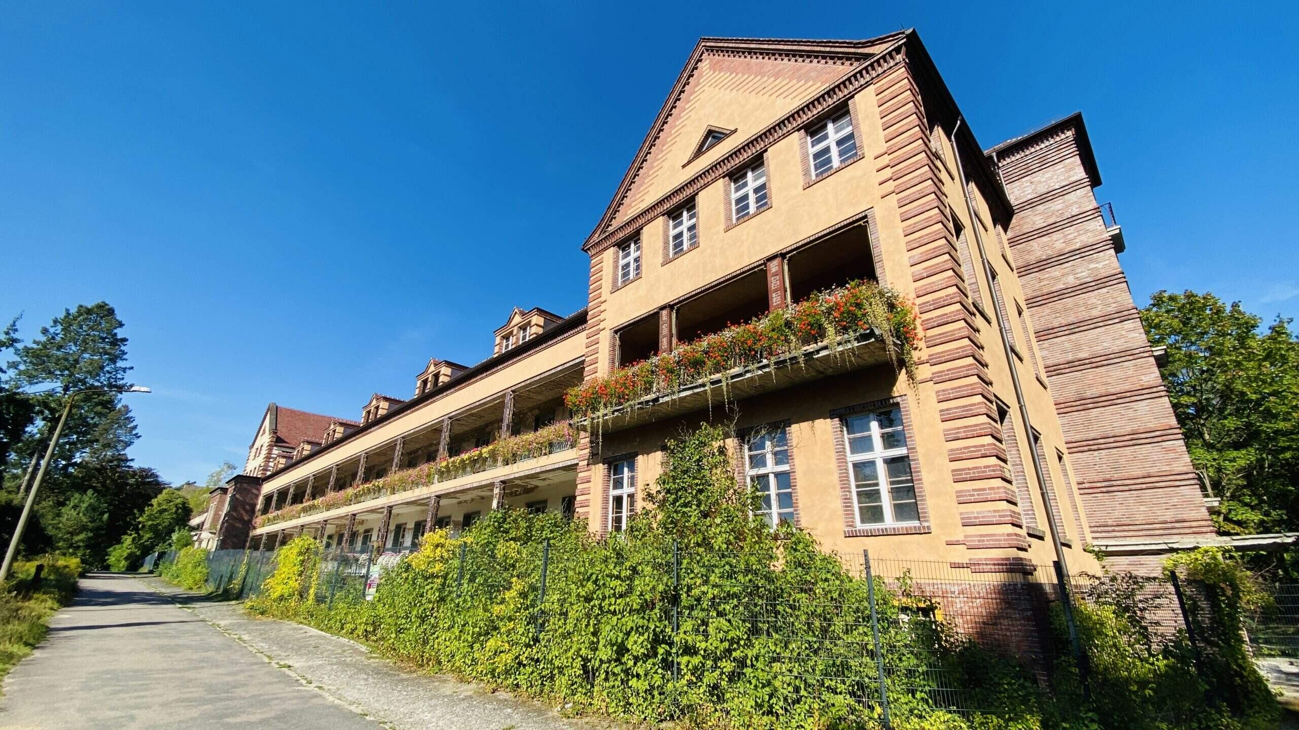 Bild ohne Beschreibung Bild ohne Beschreibung