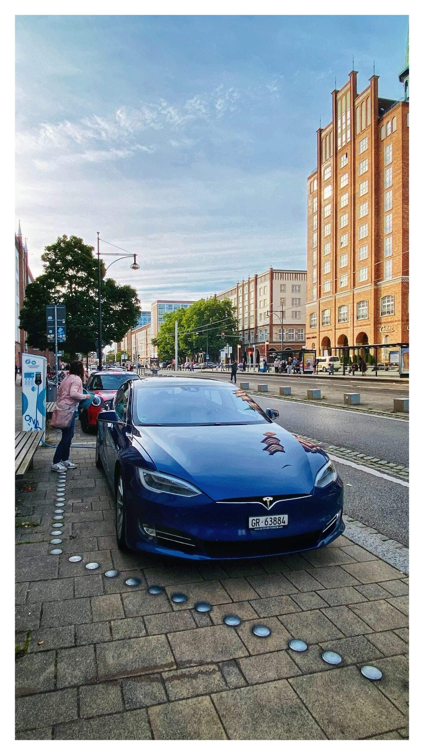 Bild ohne Beschreibung Bild ohne Beschreibung