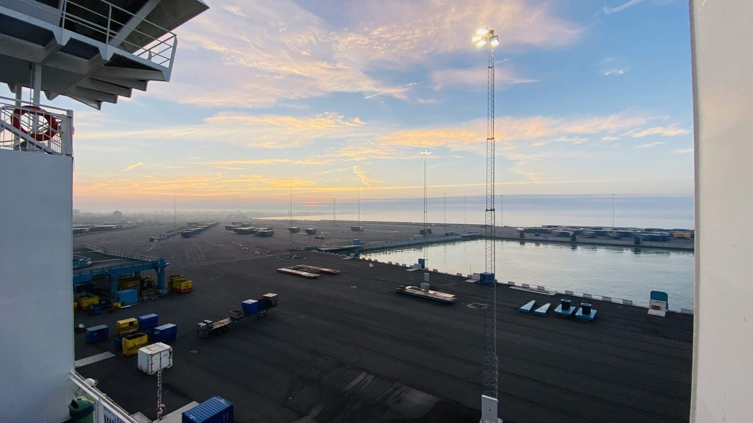 Bild ohne Beschreibung Bild ohne Beschreibung