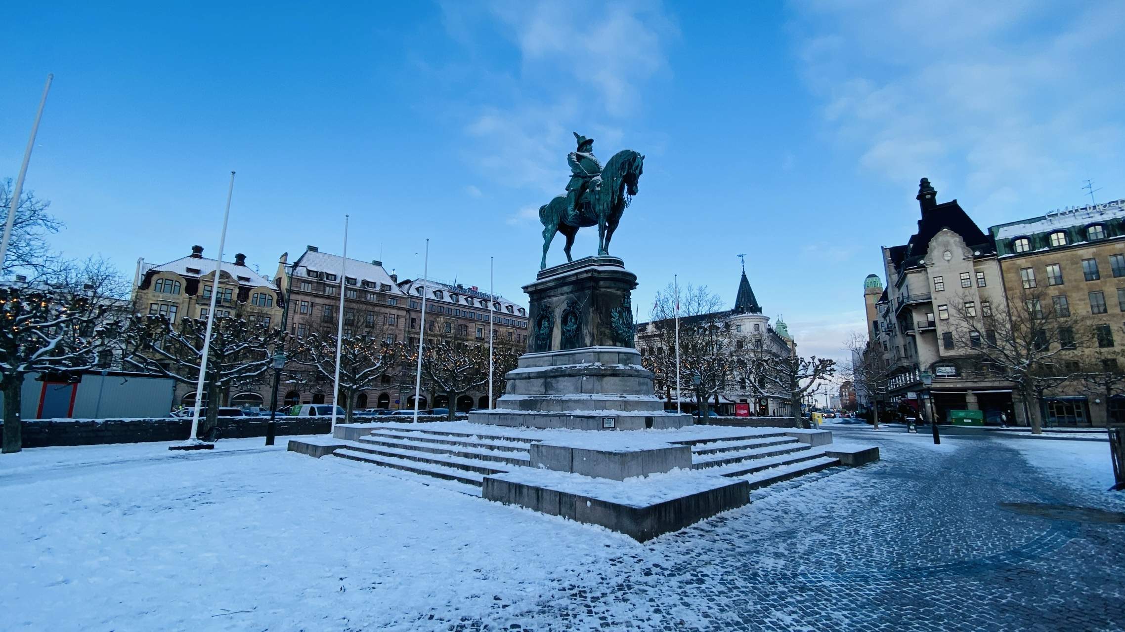 Bild ohne Beschreibung Bild ohne Beschreibung