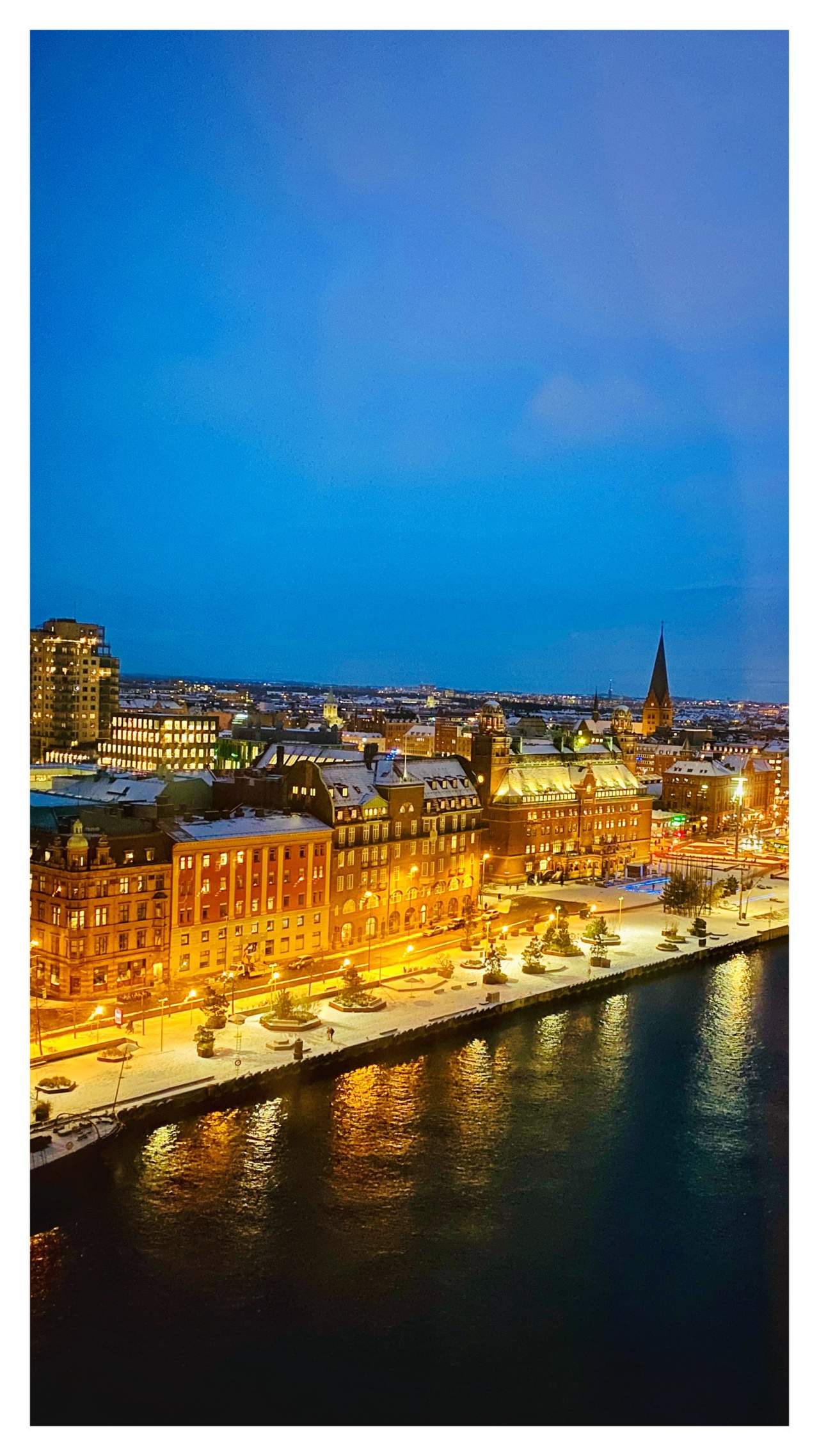 Bild ohne Beschreibung Bild ohne Beschreibung