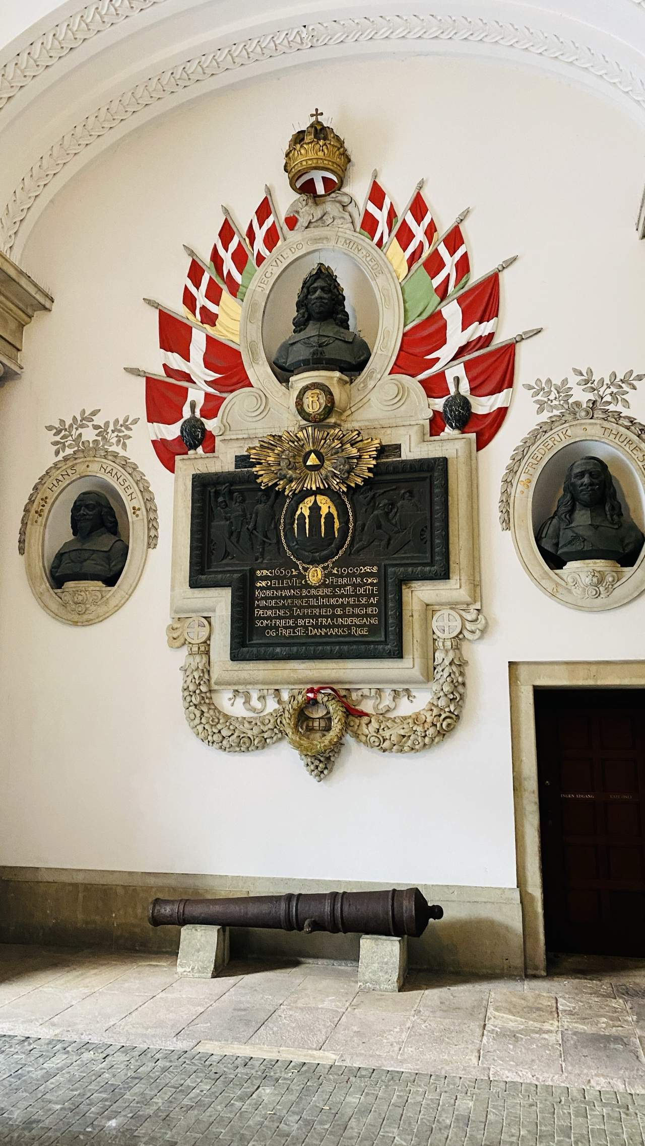 Bild ohne Beschreibung Bild ohne Beschreibung