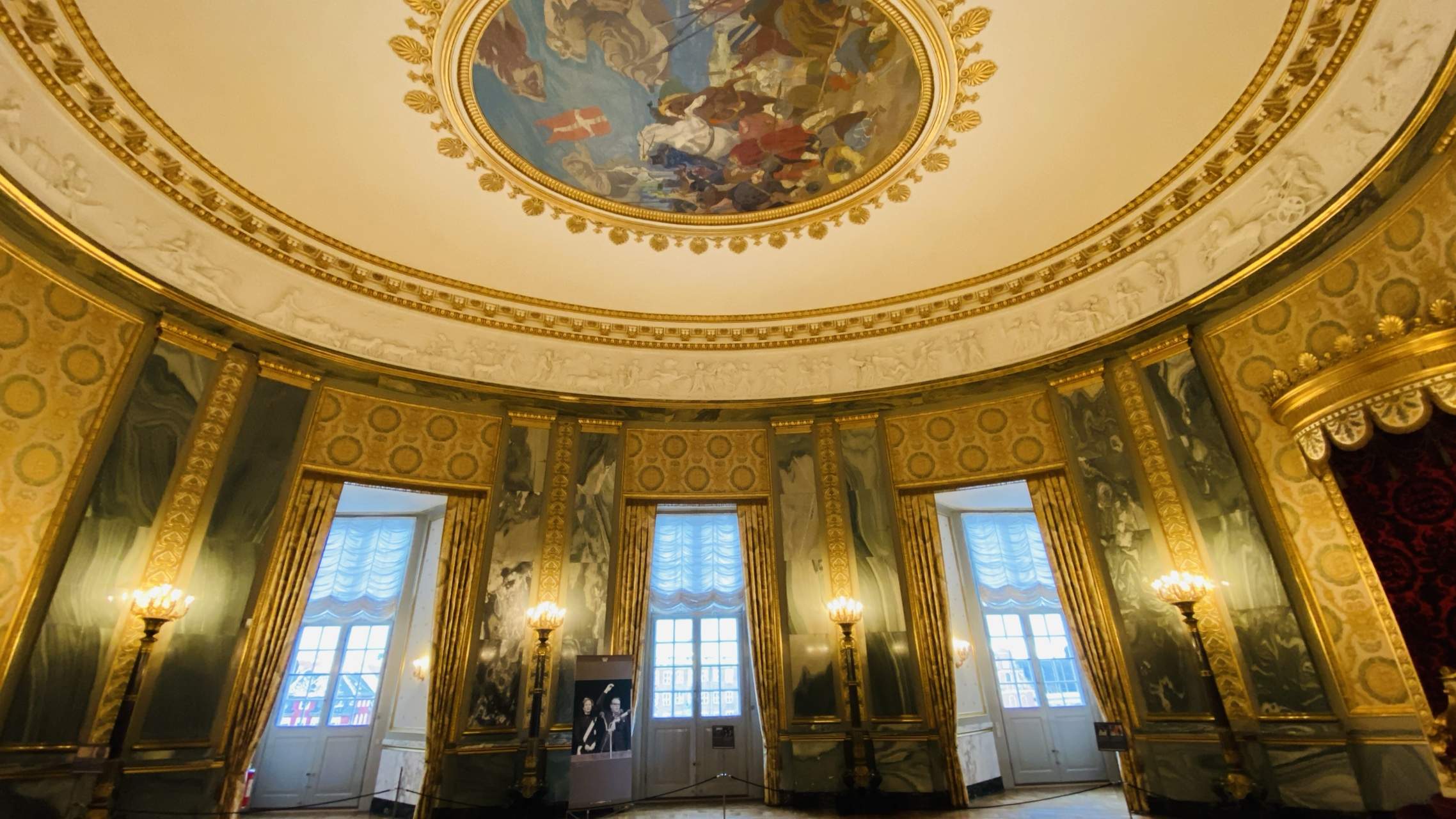 Bild ohne Beschreibung Bild ohne Beschreibung