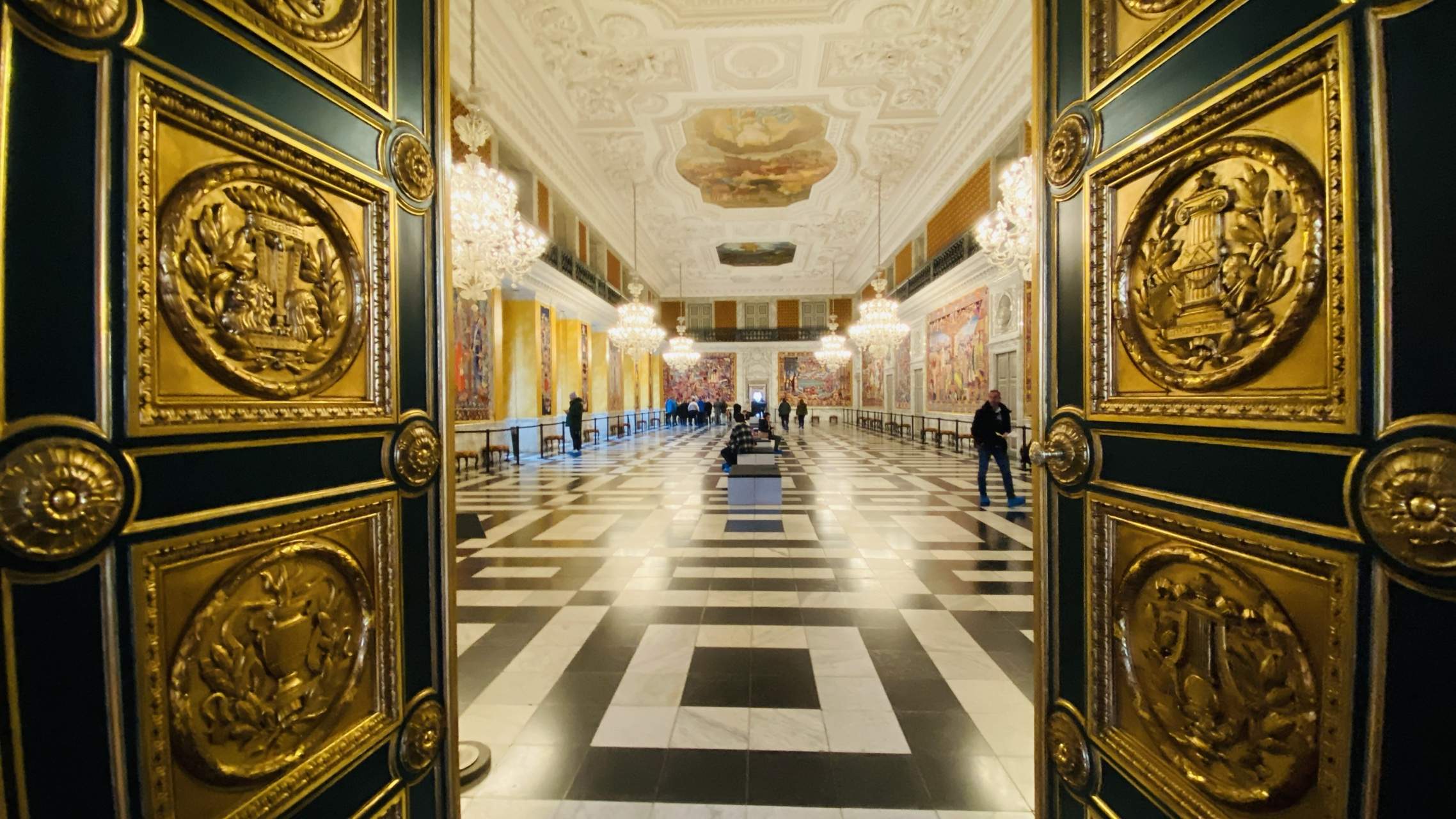 Bild ohne Beschreibung Bild ohne Beschreibung