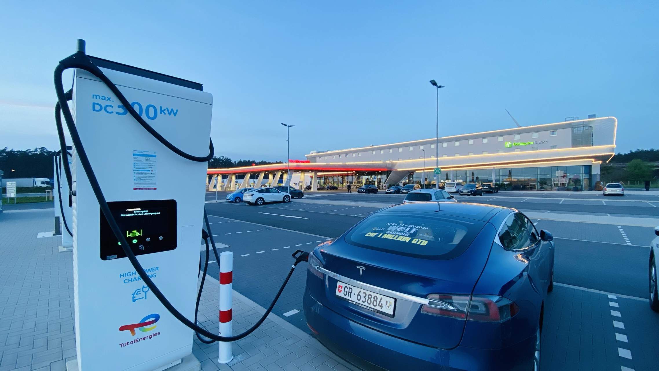 Bild ohne Beschreibung Bild ohne Beschreibung