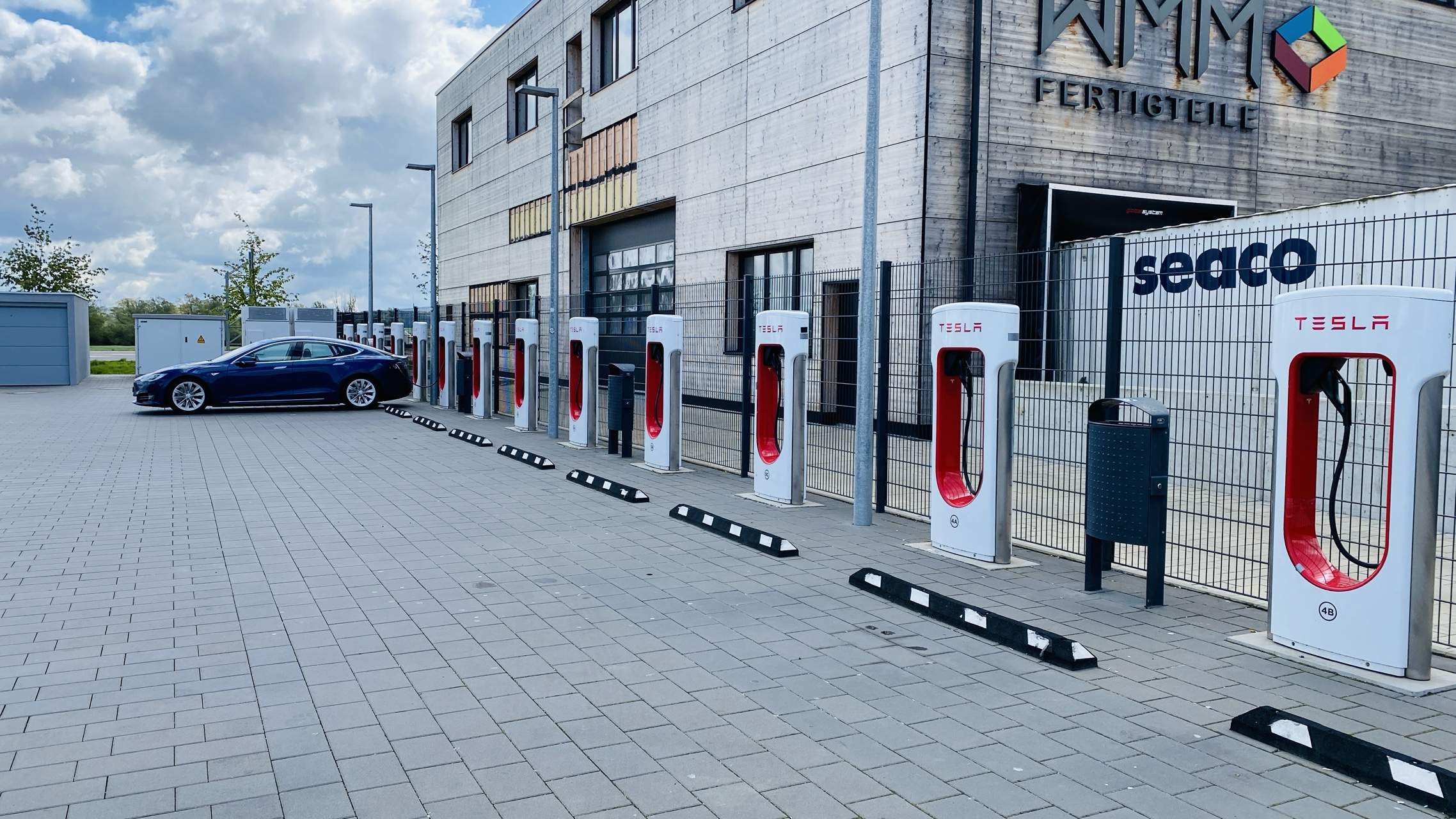 Bild ohne Beschreibung Bild ohne Beschreibung