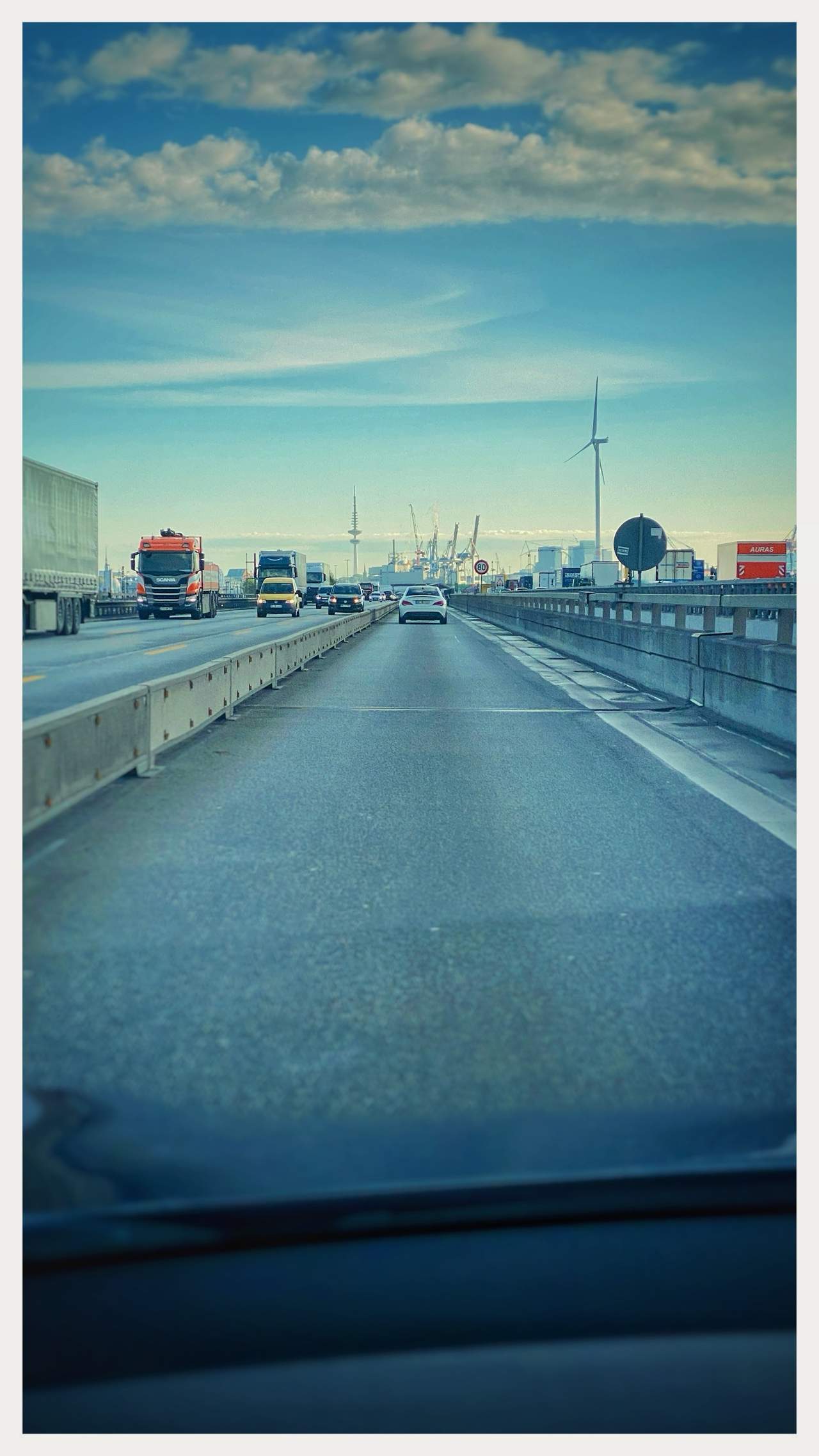 Bild ohne Beschreibung Bild ohne Beschreibung