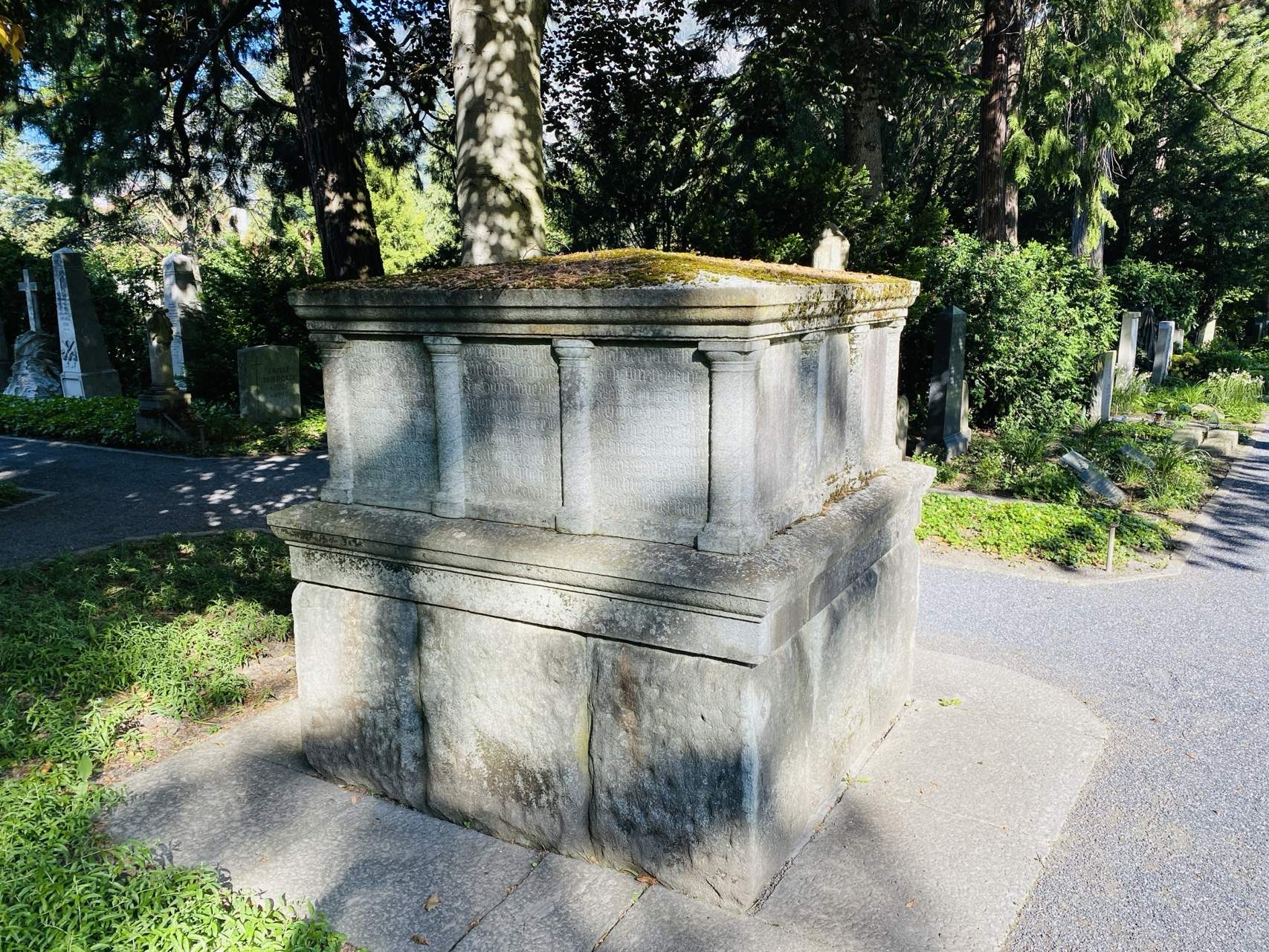 Bild ohne Beschreibung Bild ohne Beschreibung