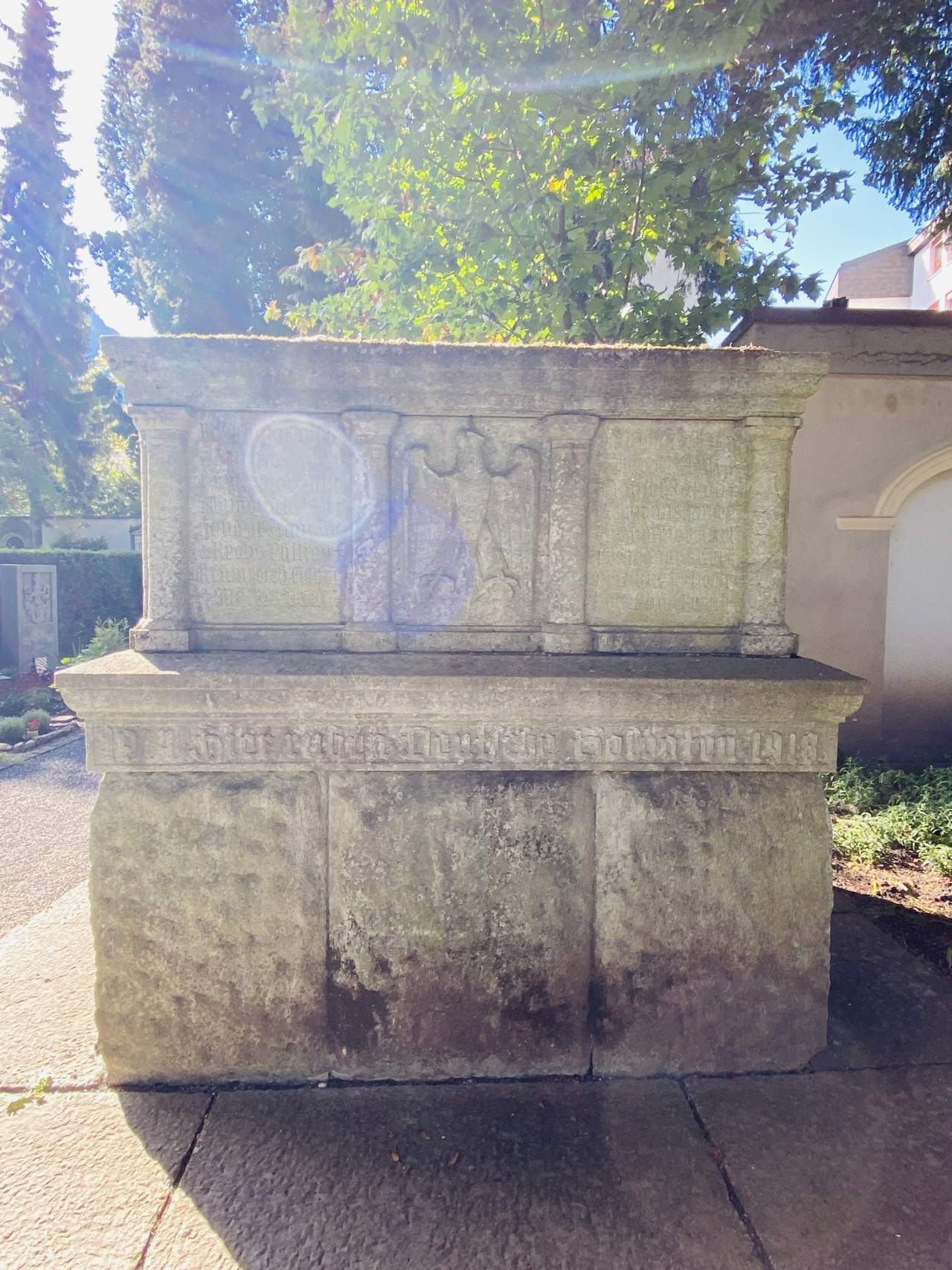 Bild ohne Beschreibung Bild ohne Beschreibung