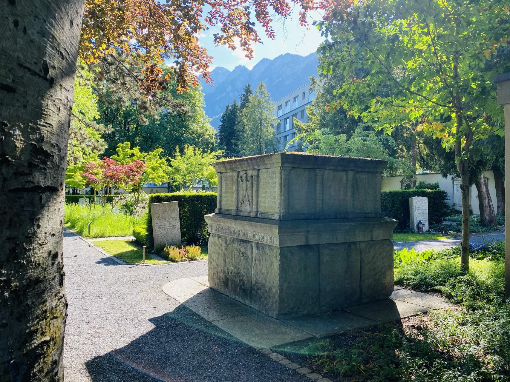 Bild ohne Beschreibung Bild ohne Beschreibung